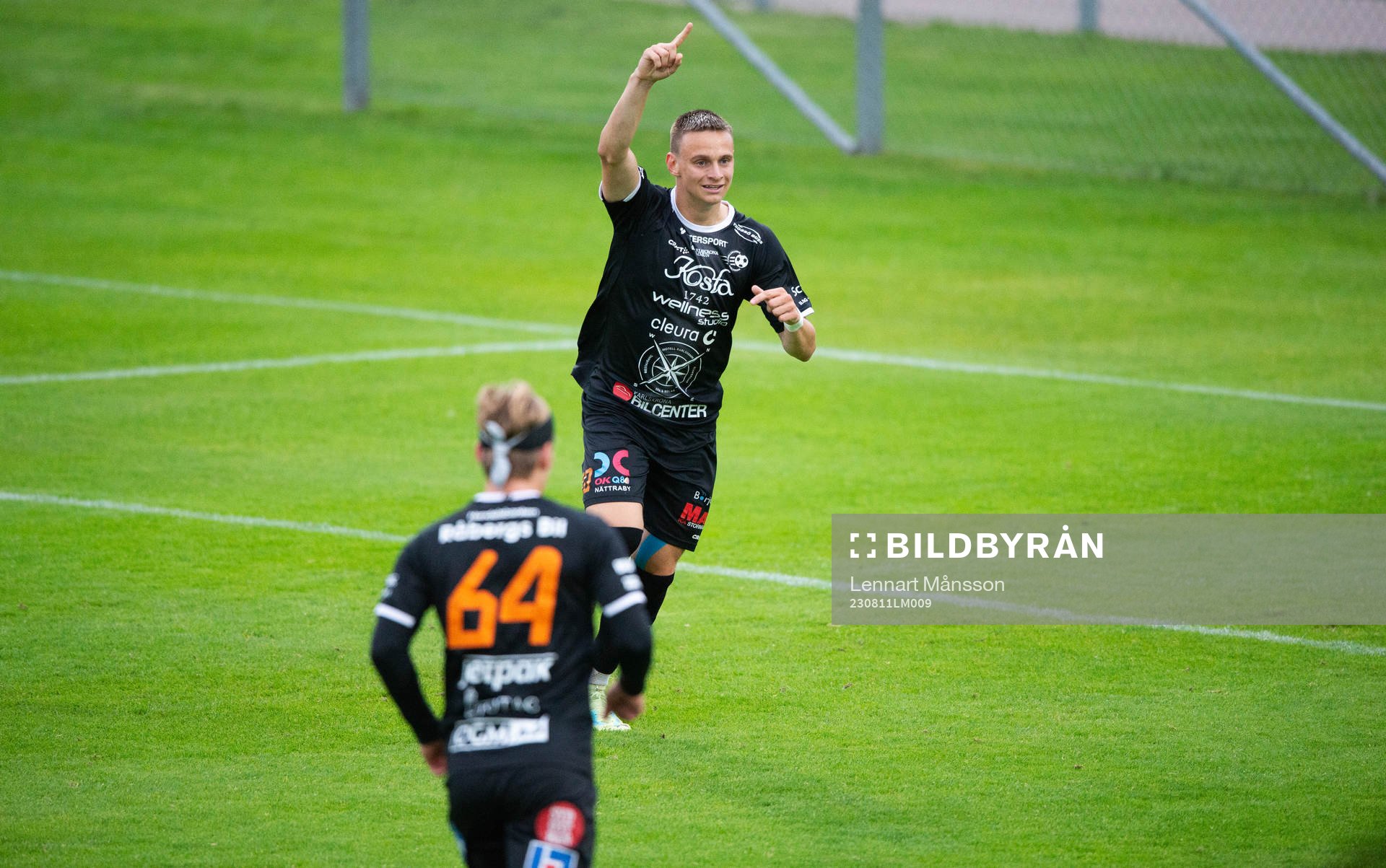 Karlskronas Hugo Lundqvist har gjort 0-1 och jublar i matchen i division 2 mellan IFK Hässleholm och FK Karlskrona, i Hässleholm 11 augusti 2023.