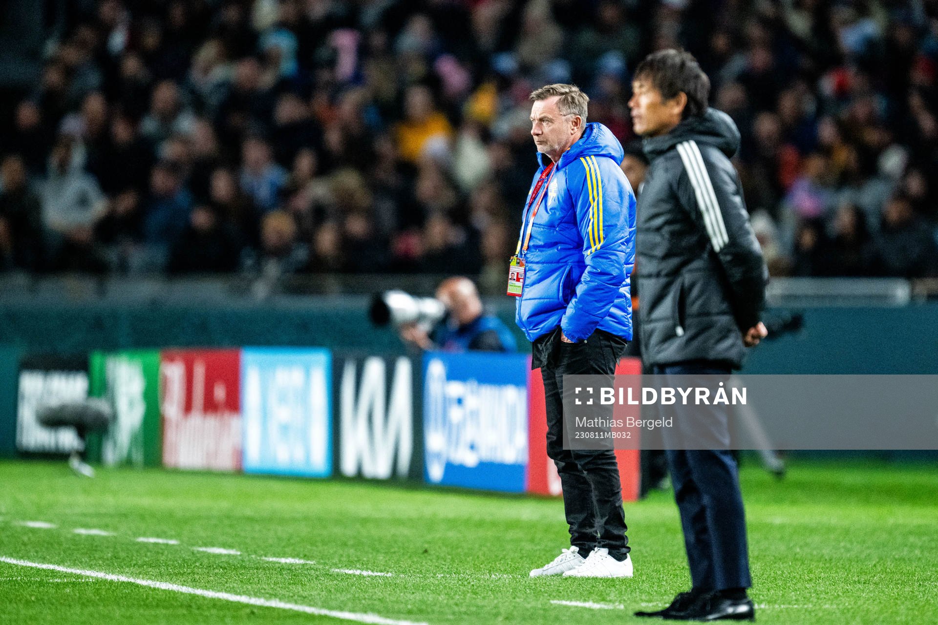Head coach Peter Gerhardsson of Sweden and Head coach Ikeda