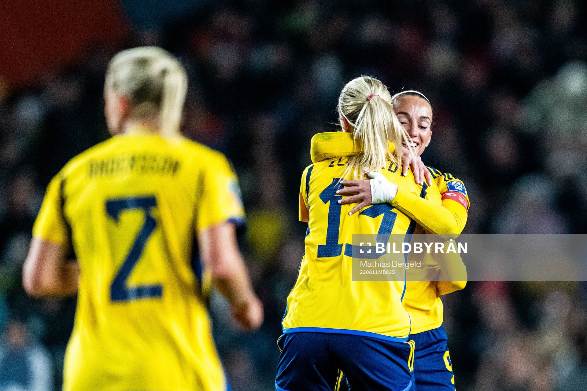 Amanda Ilestedt of Sweden celebrates with Kosovare Asllani