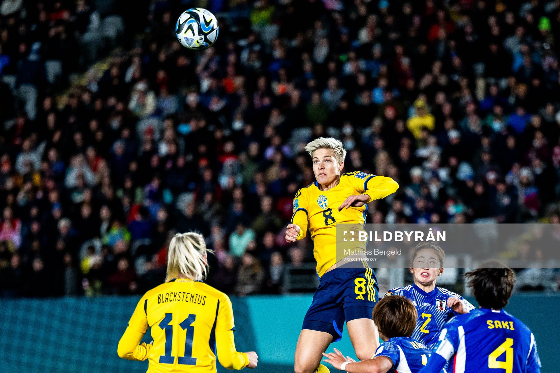 Lina Hurtig of Sweden and Risa Shimizu of Japan
