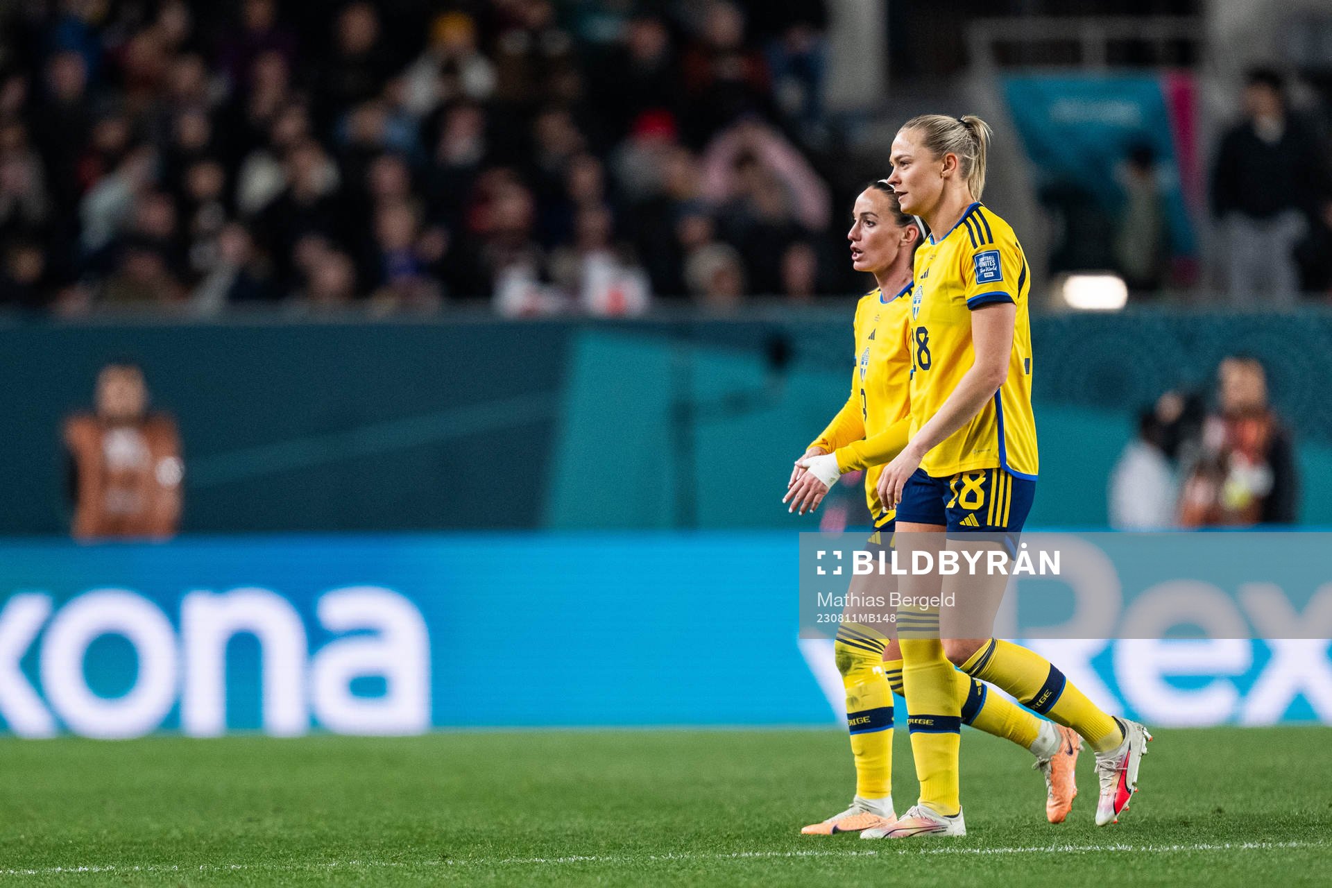 Kosovare Asllani and Fridolina Rolfö of Sweden are