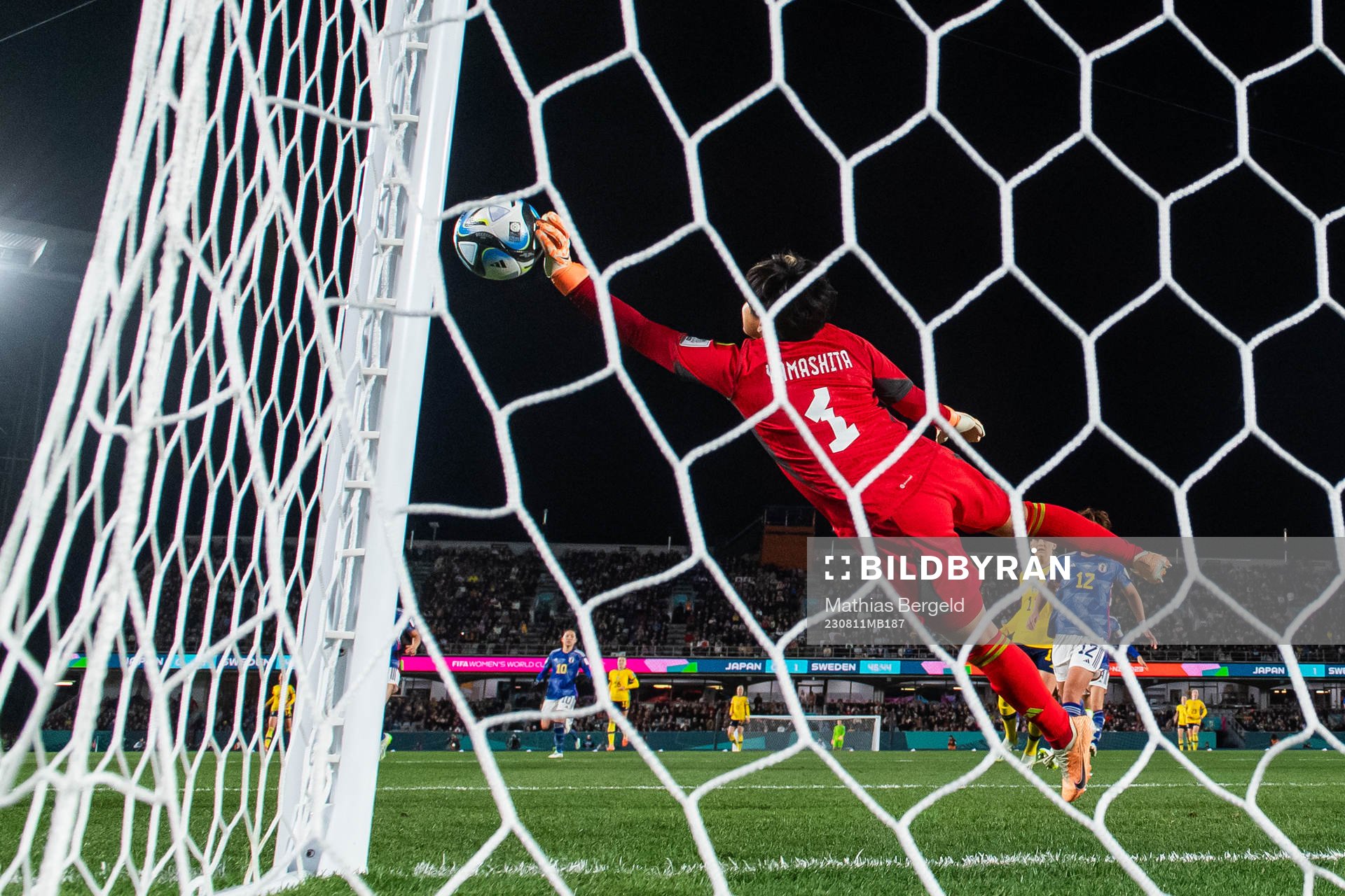 goalkeeper Ayaka Yamashita of Japan with a save
