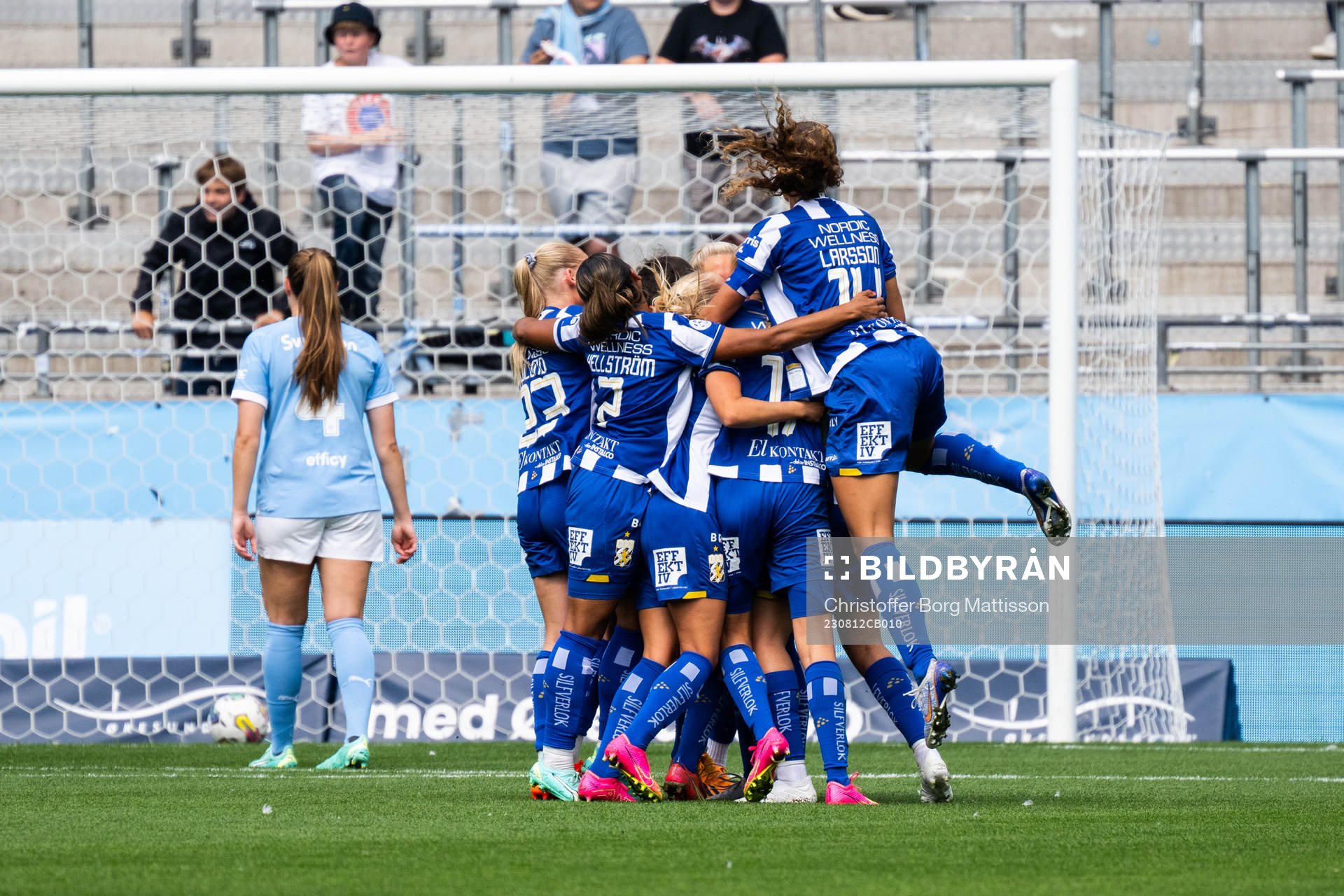 IFK Göteborgs Isabella Svanström jublar med lagkamrater