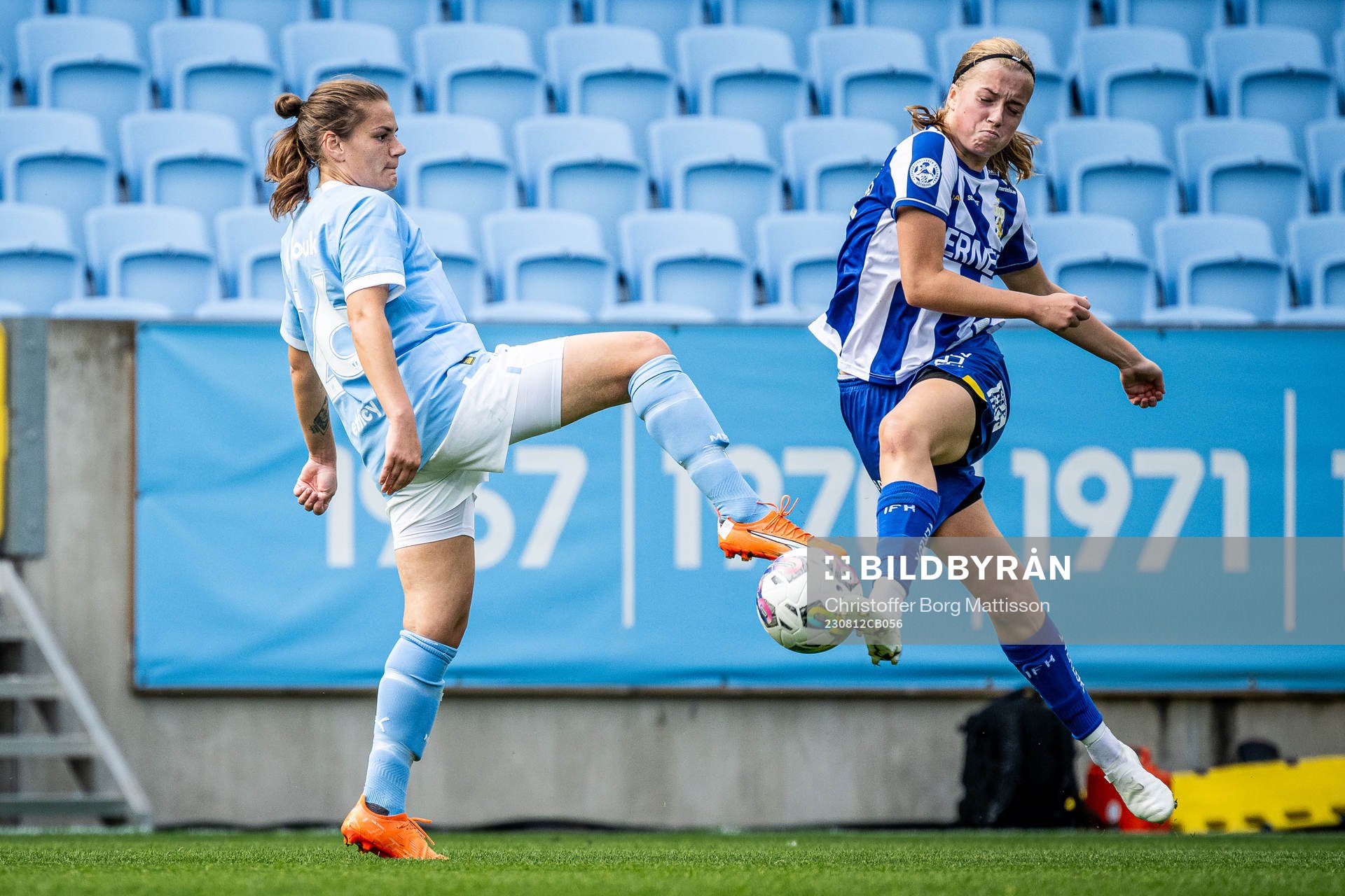 Malmö FFs Sarah Mellouk och IFK Göteborgs Emma Broddheimer