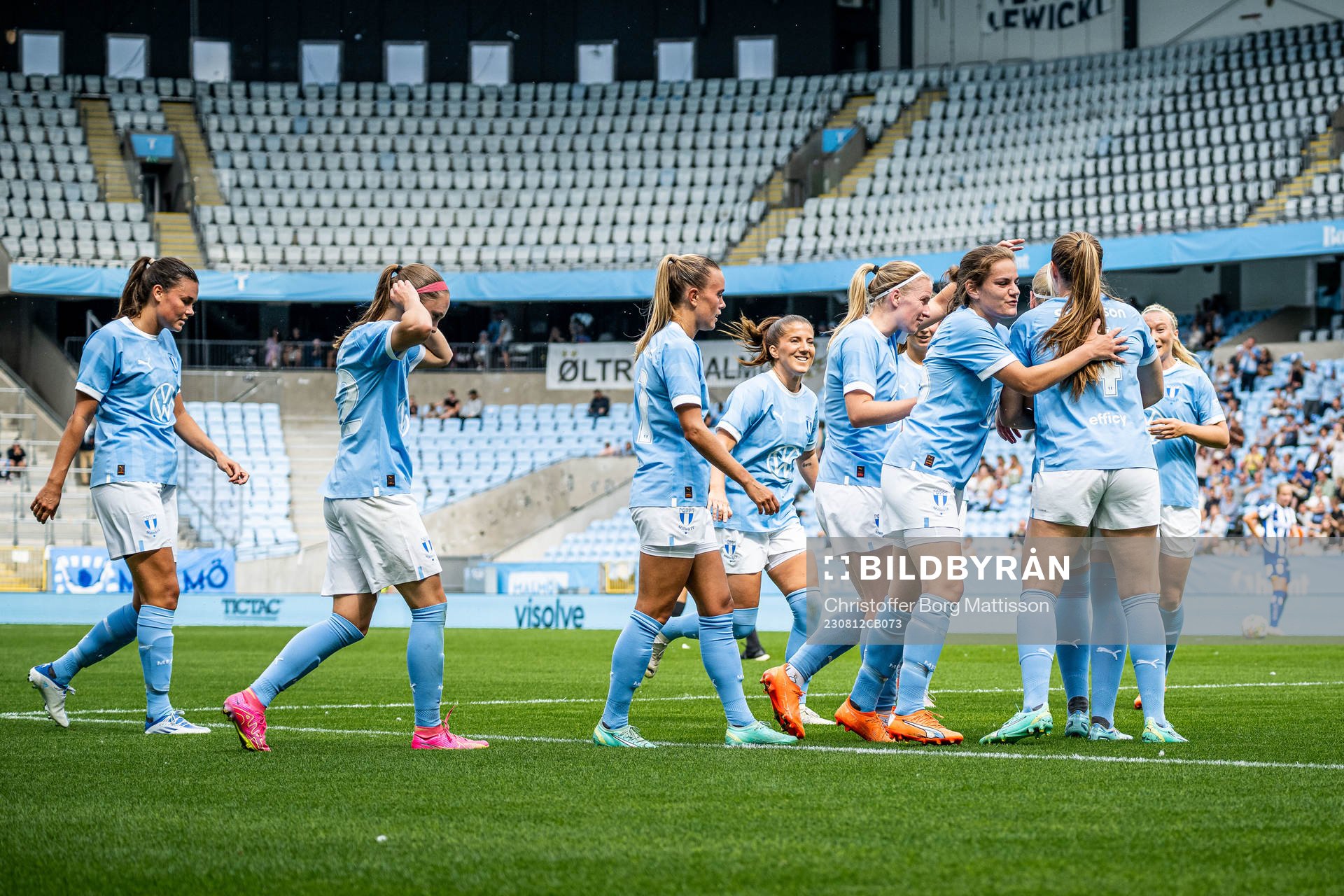 Malmö FFs Rebecka Holm jublar