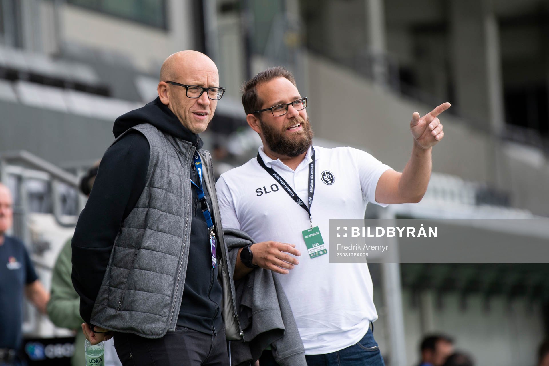 Landskronas manager Billy Magnusson och SLO Håkan Dahlström under fotbollsmatchen i Superettan mellan Utsikten och Landskrona den 12 augusti 2023 i Göteborg.
