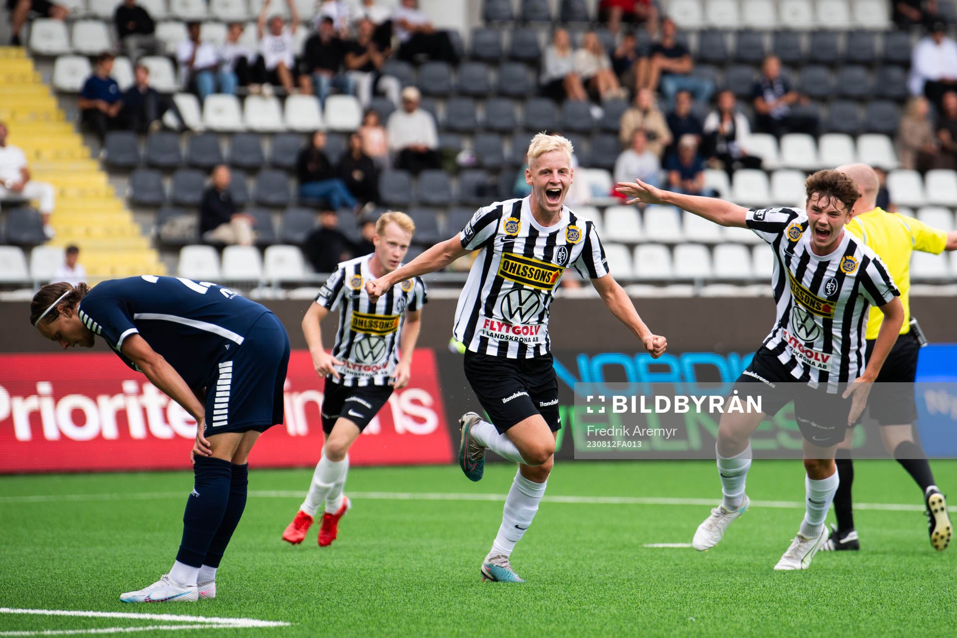 Landskronas Emil Lindman jublar