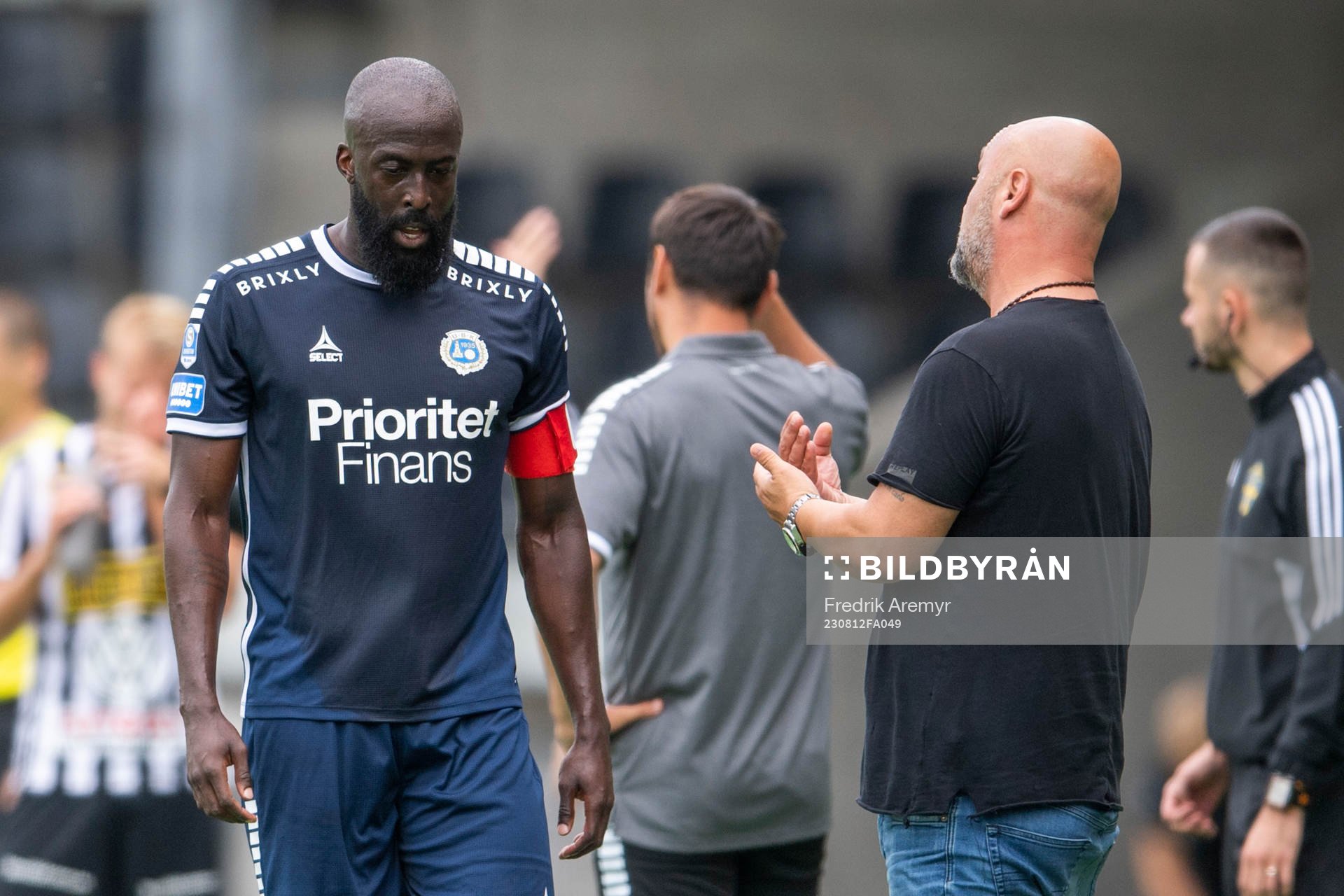 Utsiktens Ronald Mukiibi och Utsiktens manager Bosko Orovic