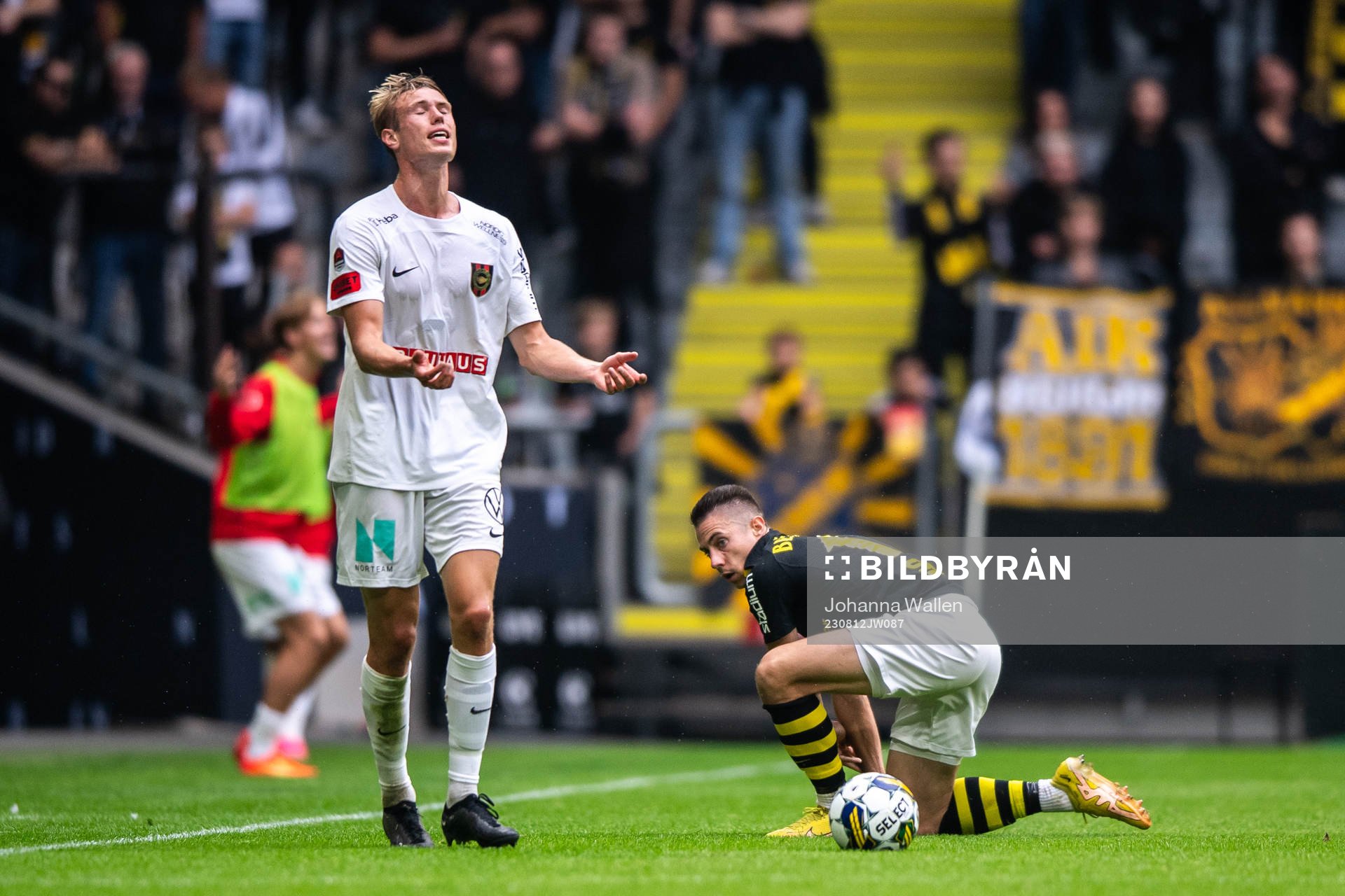 Brommapojkarnas Torbjörn Lysaker Heggem och AIKs Dino