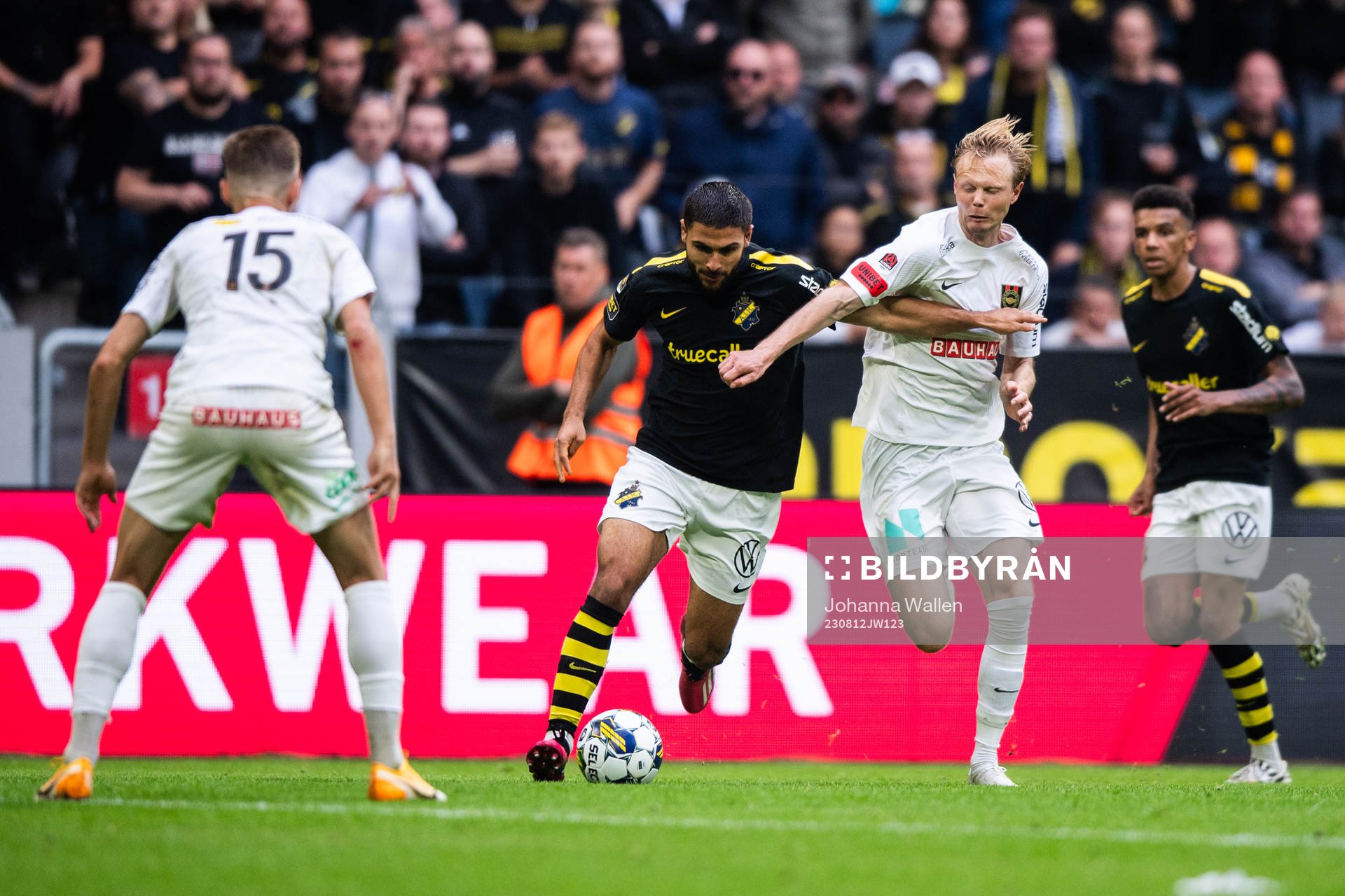 AIKs Omar Faraj och Brommapojkarnas Tim Waker