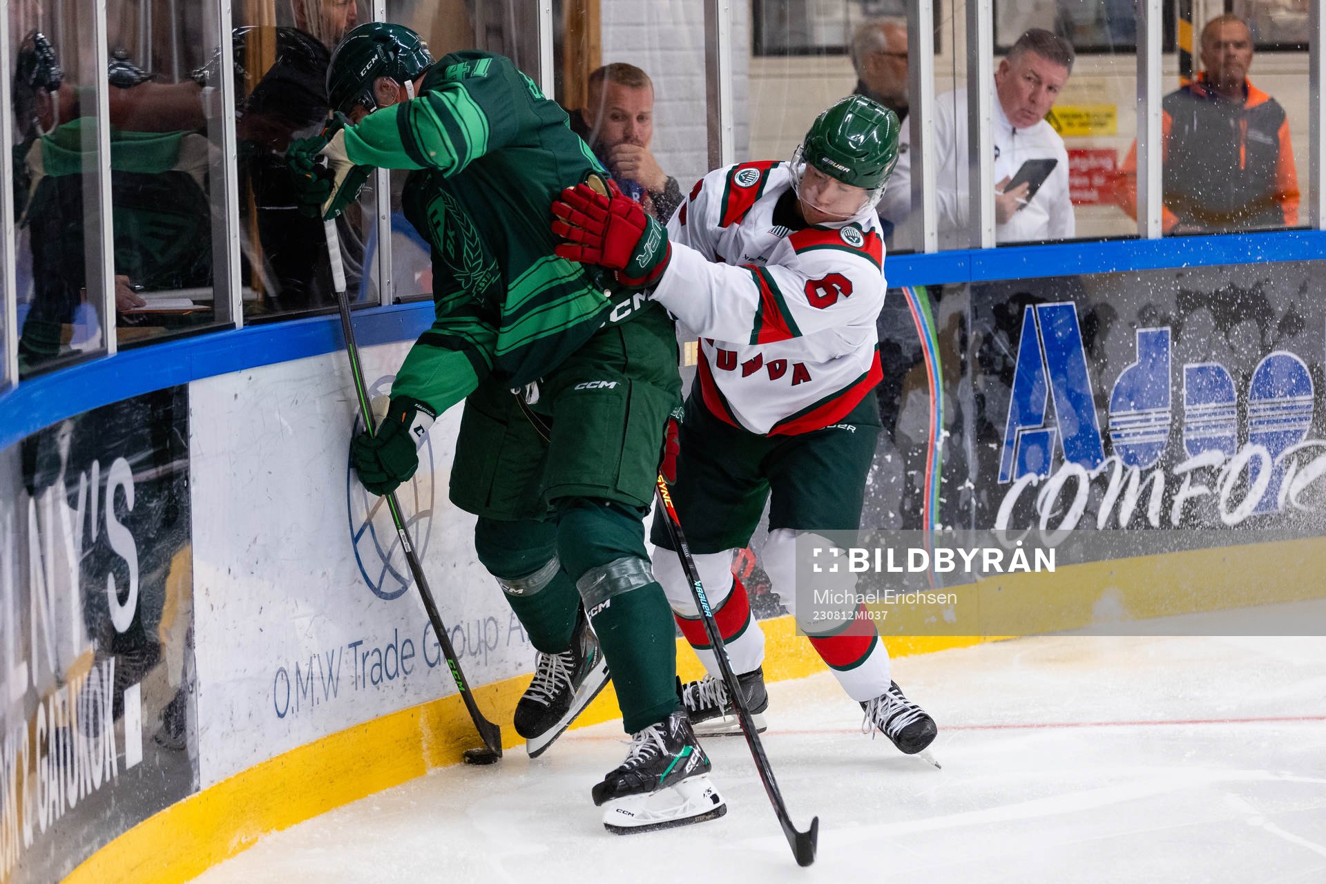 Färjestads Henrik Björklund och Frölundas Filip Hasa