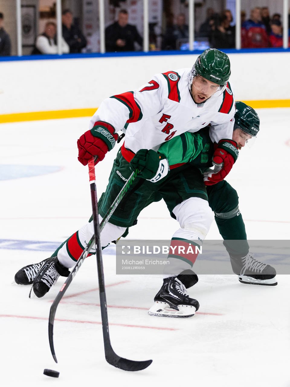 Frölundas Henrik Tömmernes och Färjestads Linus Johansson