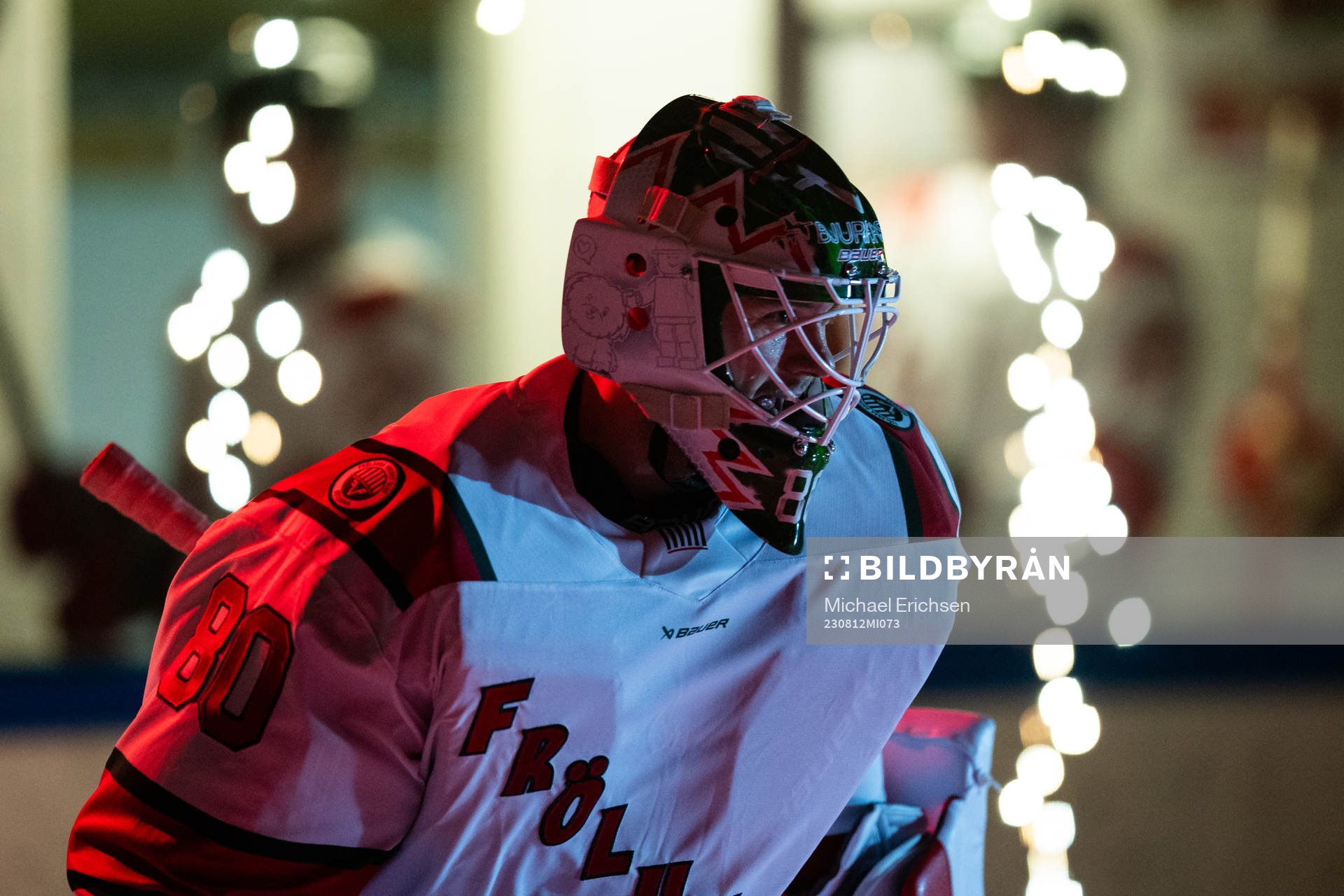 Frölundas målvakt Frederik Dichow innan ishockeymatchen i