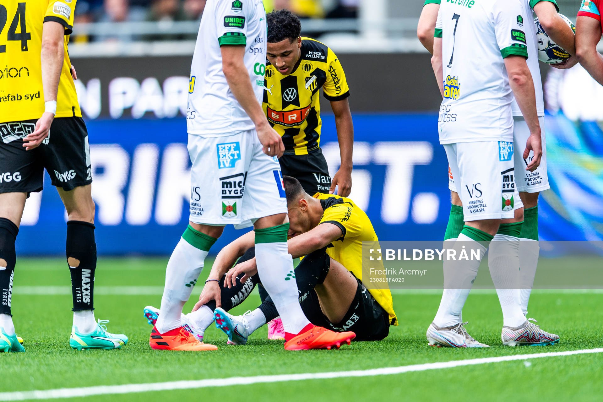 Häckens Srdjan Hrstic har ont