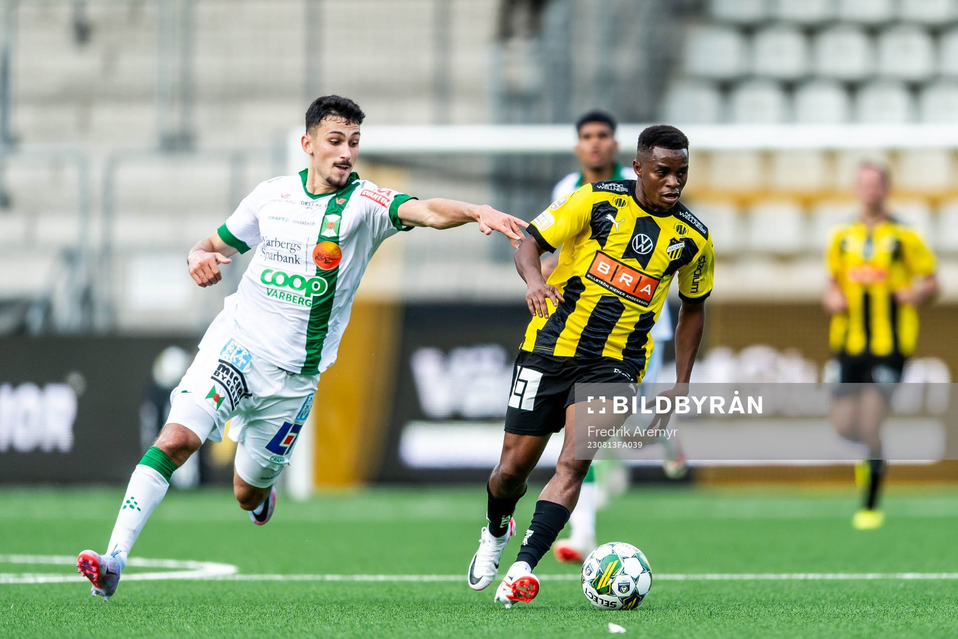 Varbergs Dion Krasniqi och Häckens Abdulrazaq Ishaq