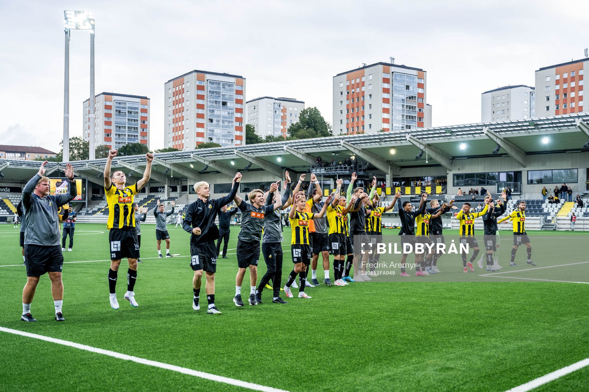 Häckens spelare jublar