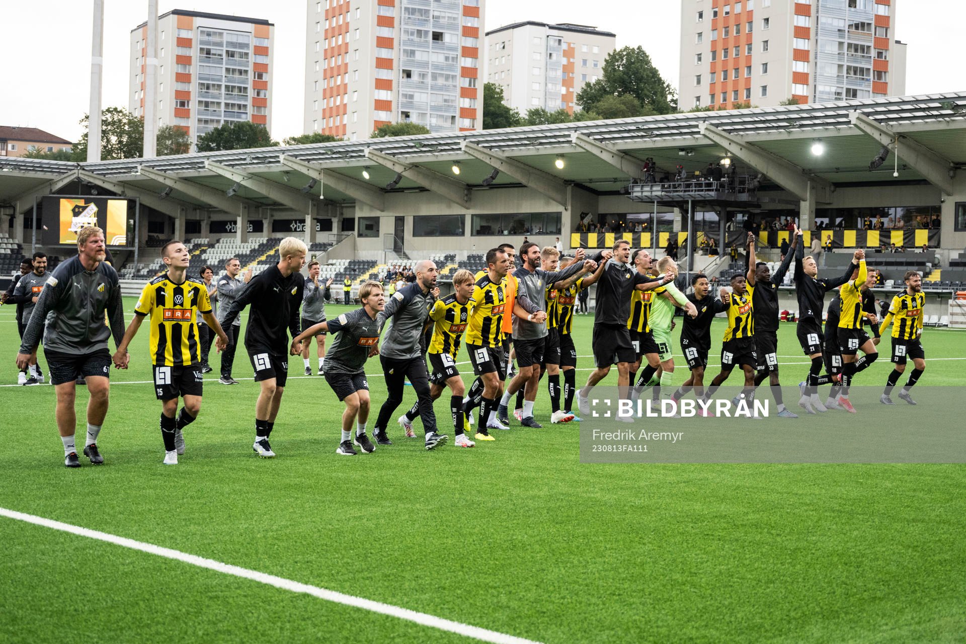 Häckens spelare jublar