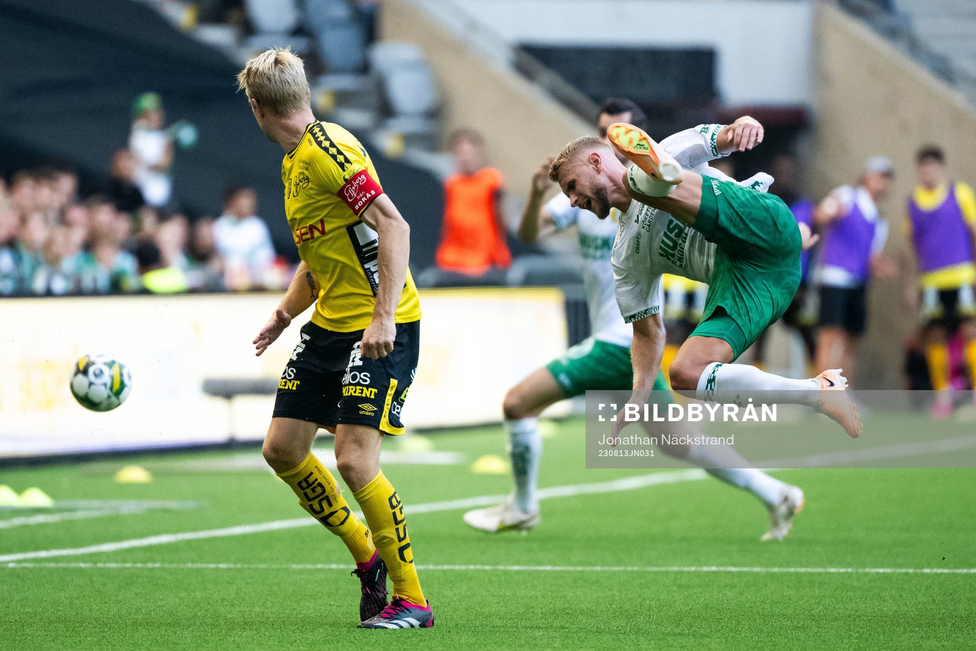 Elfsborgs Johan Larsson och Hammarbys Simon Strand