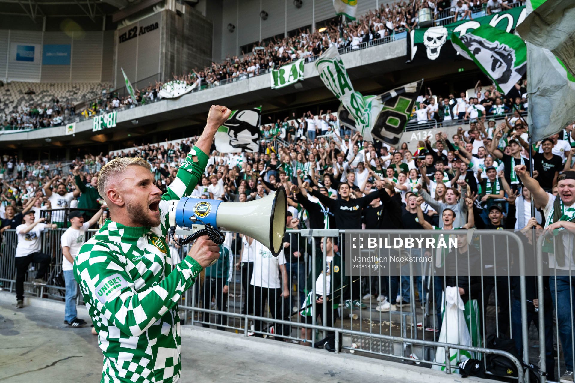 Hammarbys Simon Strand jublar