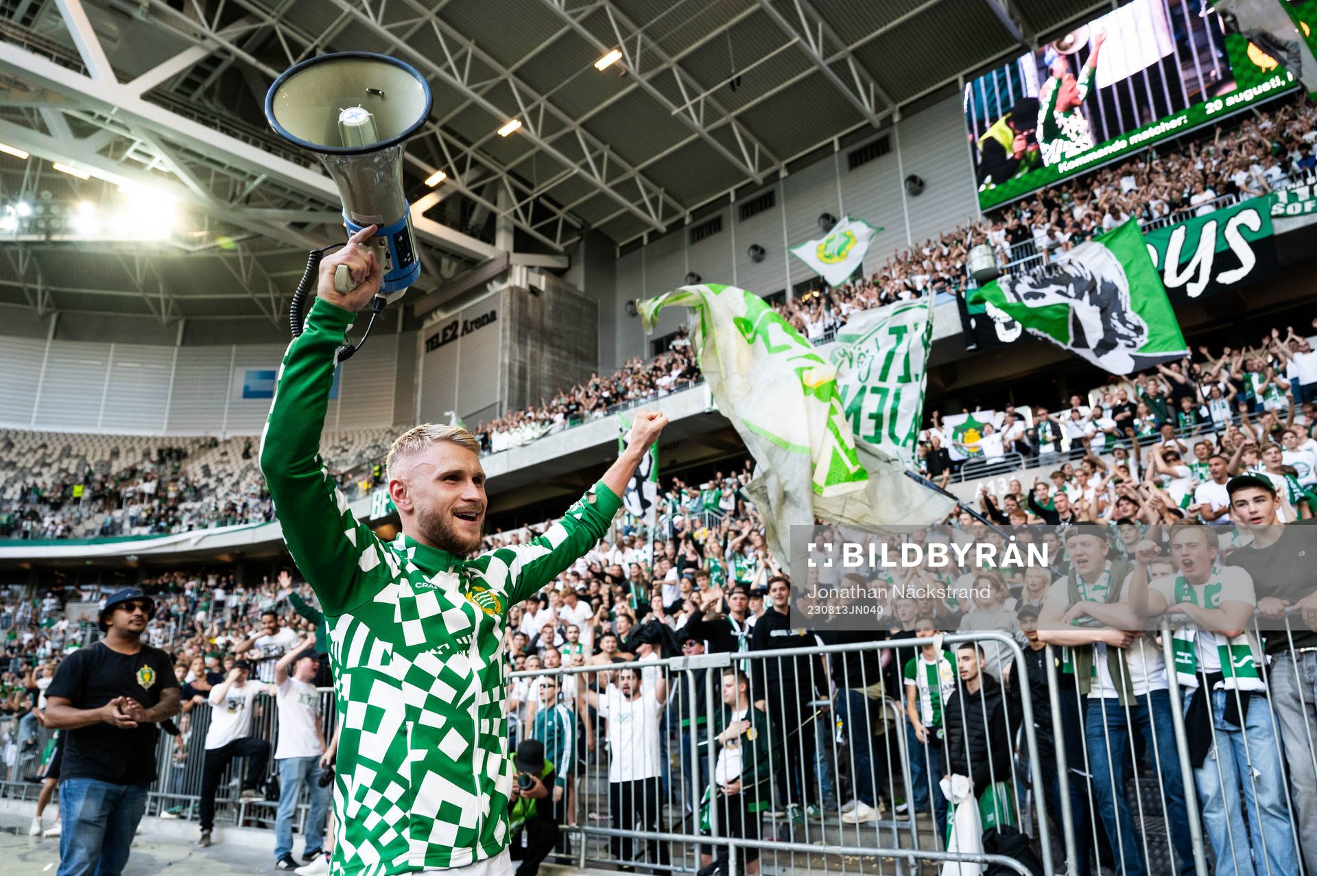 Hammarbys Simon Strand jublar