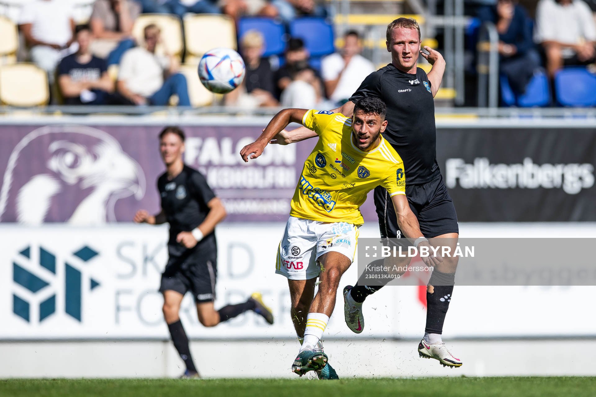 Falkenbergs Leonardo Farah Shahin och Lunds BKs André Kamp