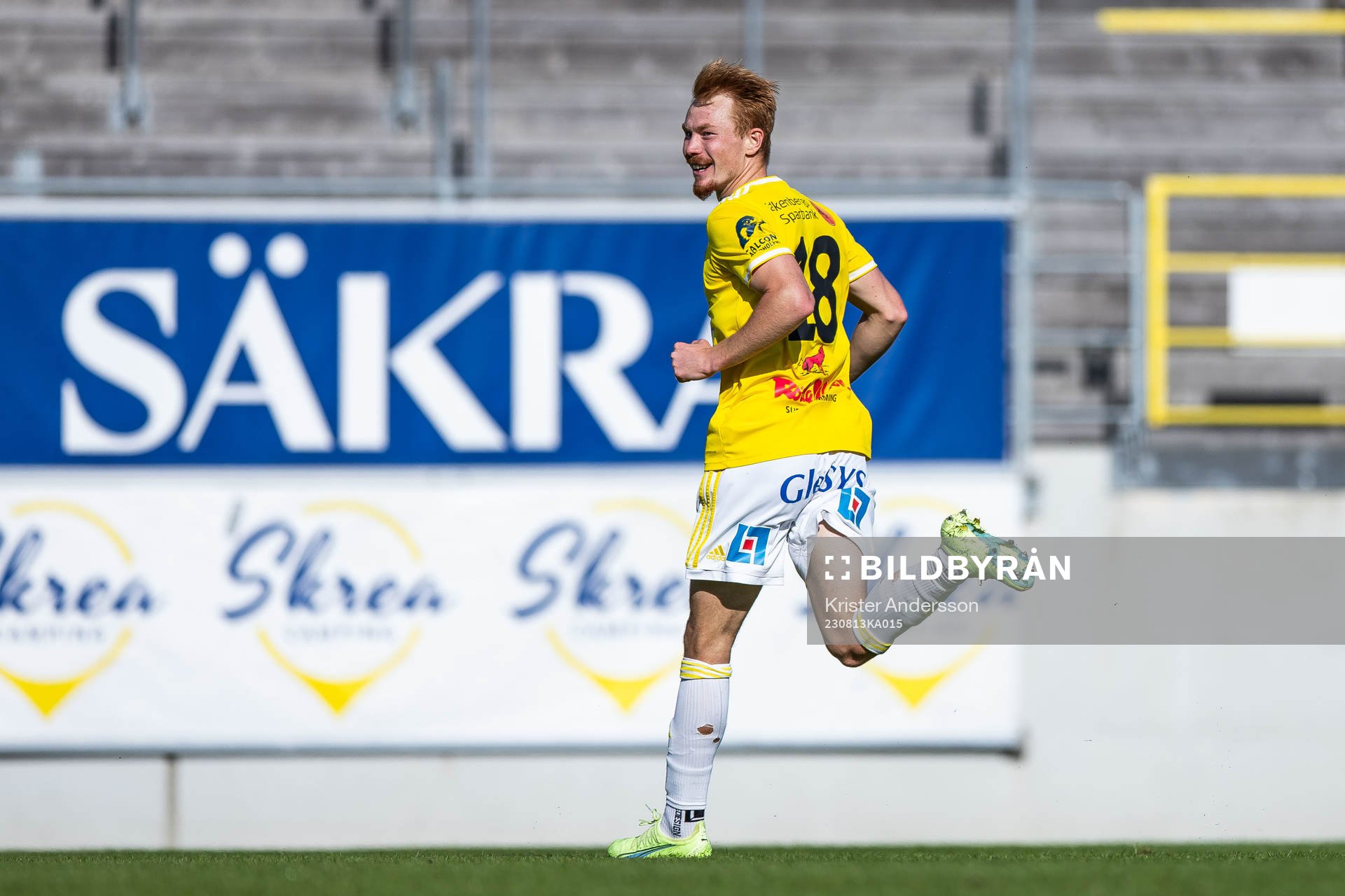 Falkenbergs Linus Borgström jublar