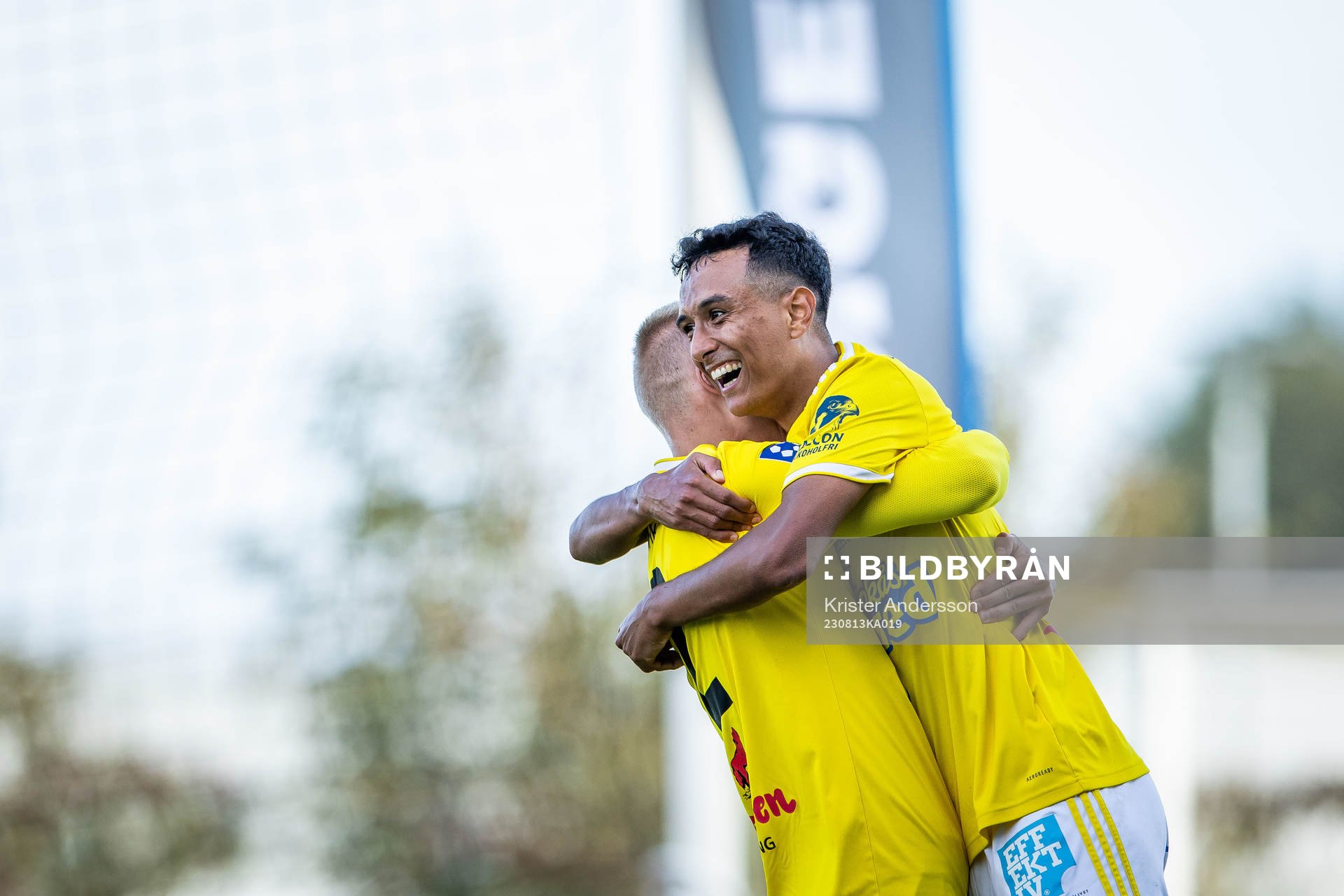 Falkenbergs Gabriel Johansson och Oliver Hintsa jublar