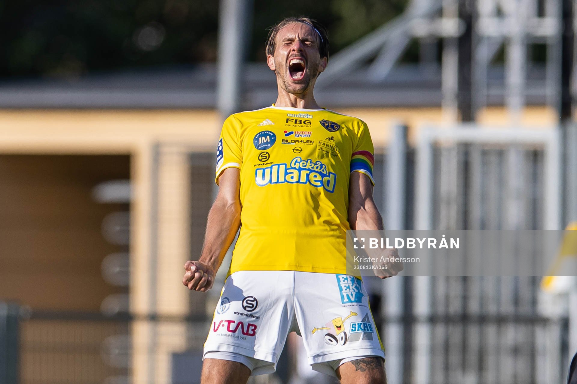 Falkenbergs Tobias Helldén jublar
