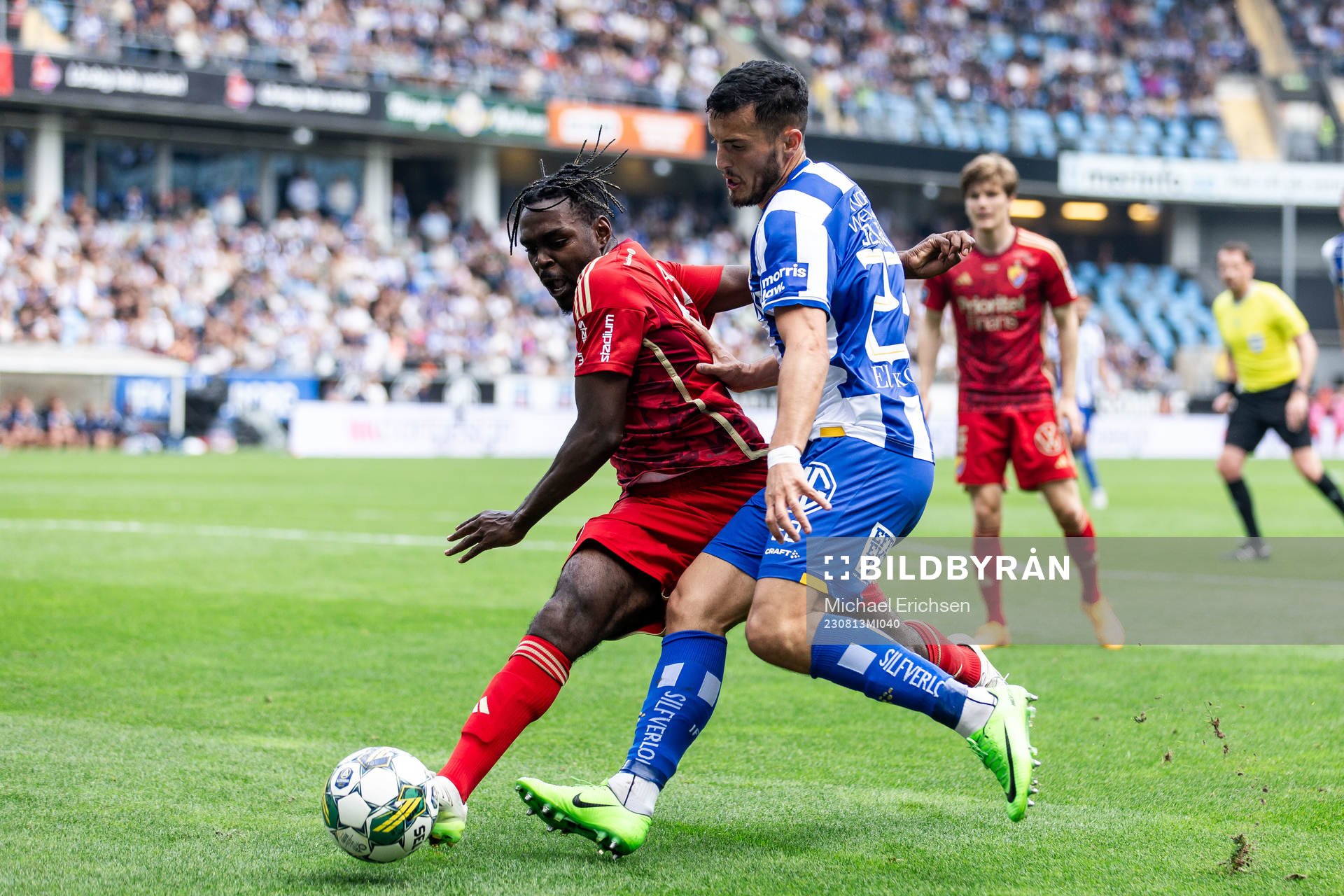 Djurgårdens Joel Asoro och IFK Göteborgs Astrit Selmani