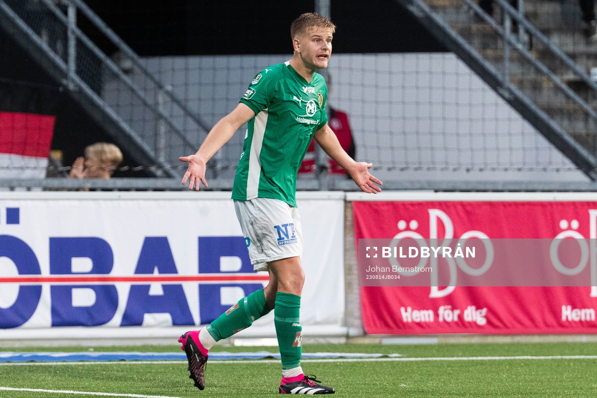Jönköpings Södras Arvid Eriksson reagerar