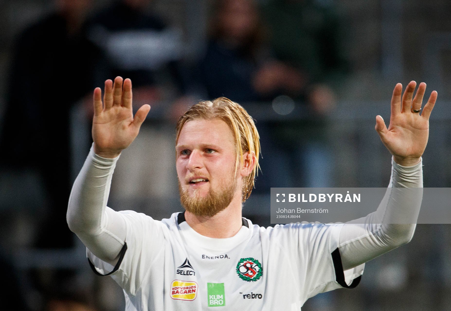 Örebros Kalle Holmberg jublar