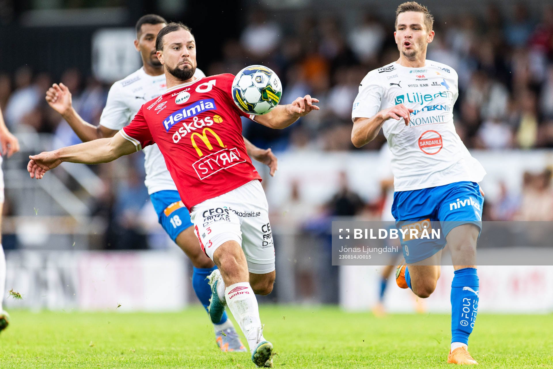Degerfors Abdelkarim Mammar Chaouche och Värnamos Oscar