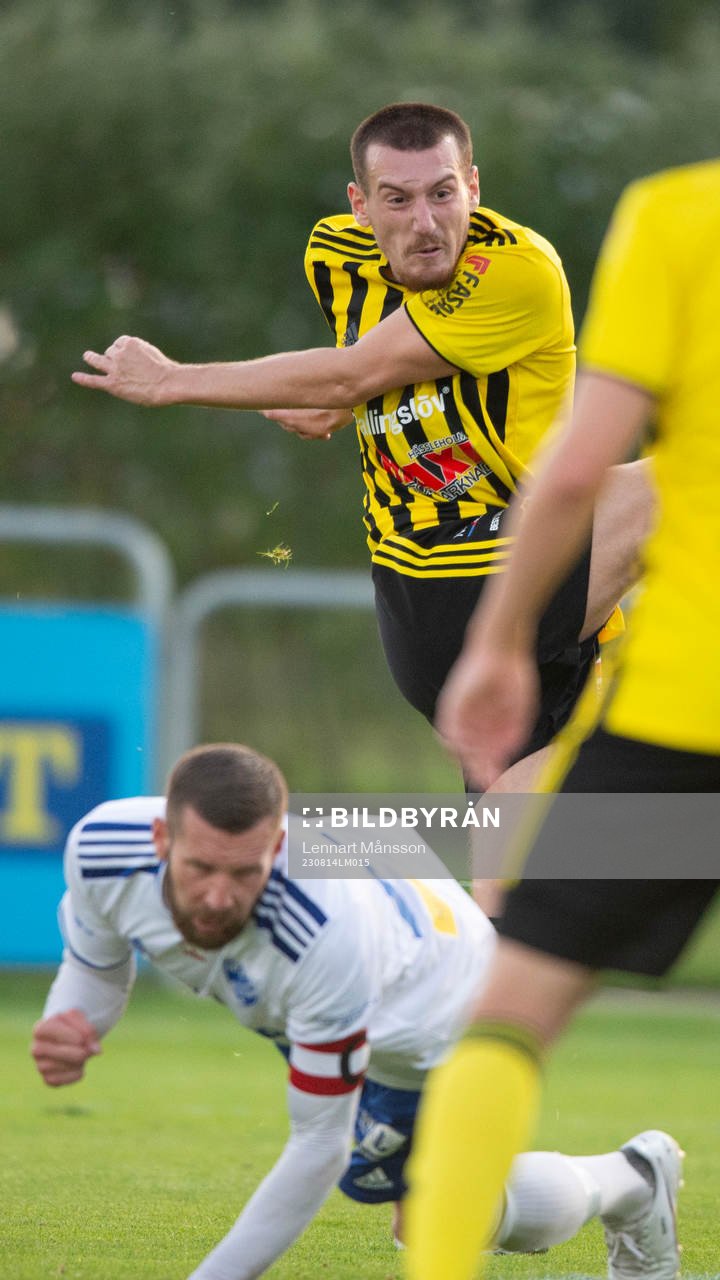 IFK Hässleholms Erjon Rama i matchen i DM mellan IFK