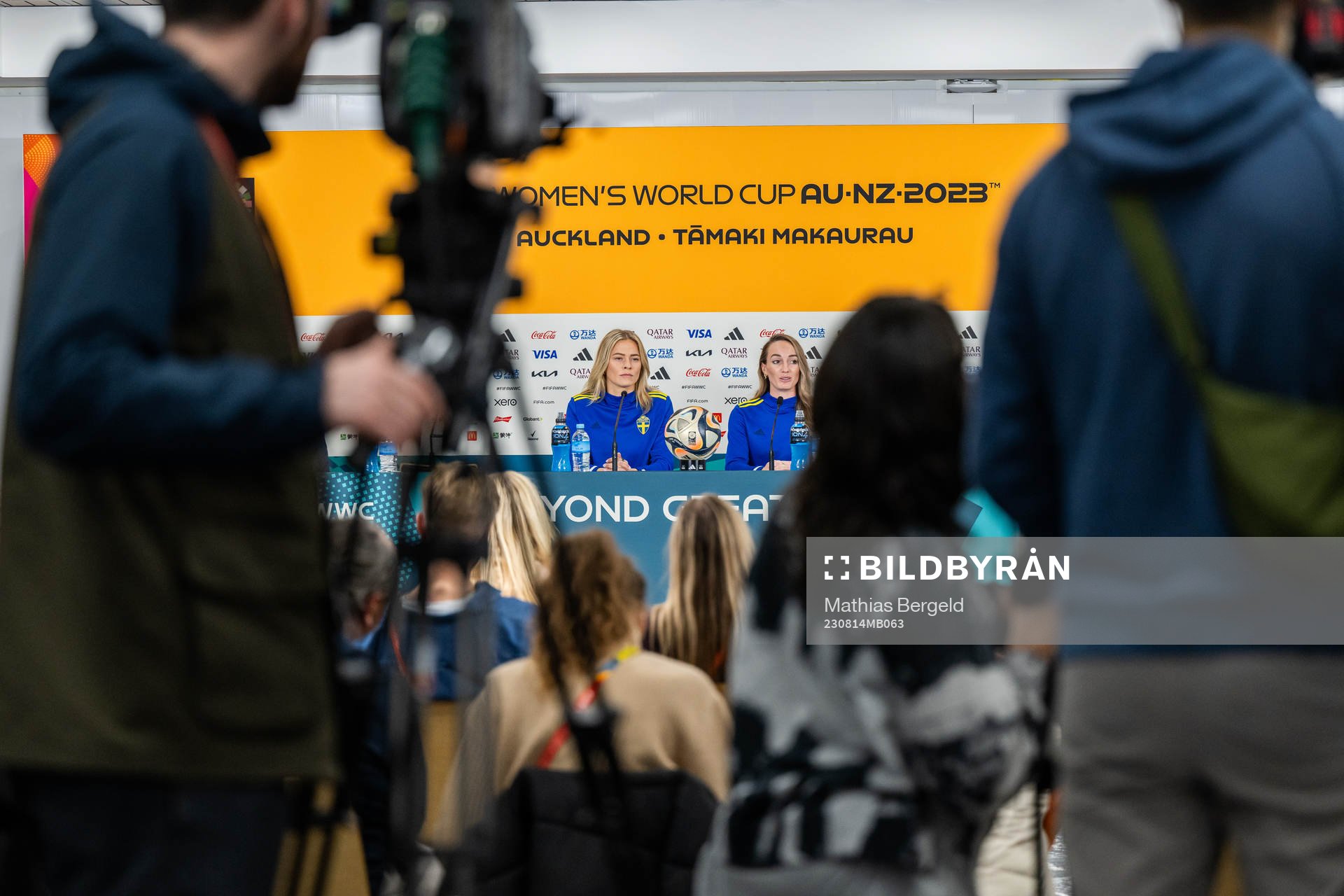 Fridolina Rolfö and Kosovare Asllani of the Swedish