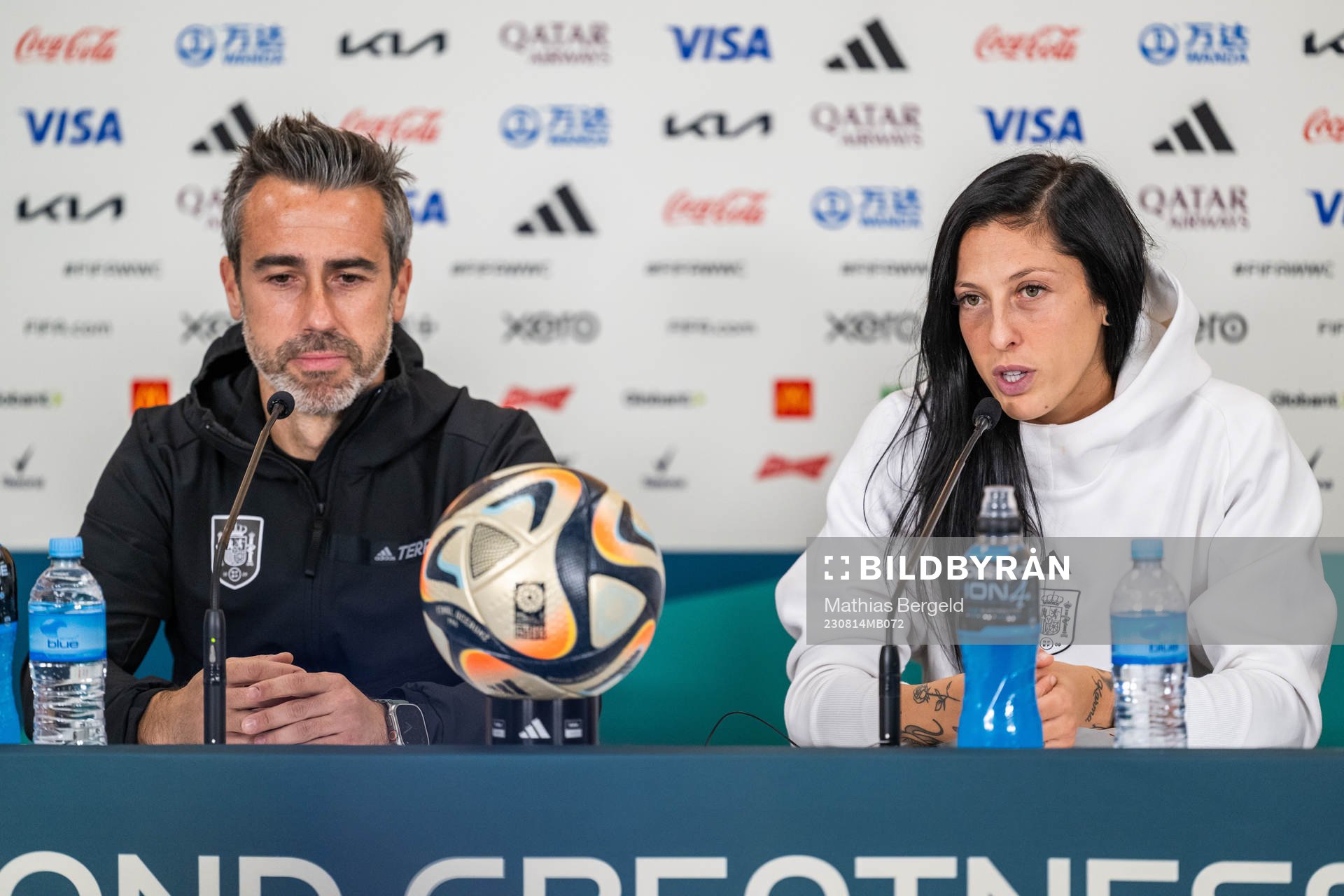 Head coach Jorge Vilda and Jennifer Hermoso of the Spanish