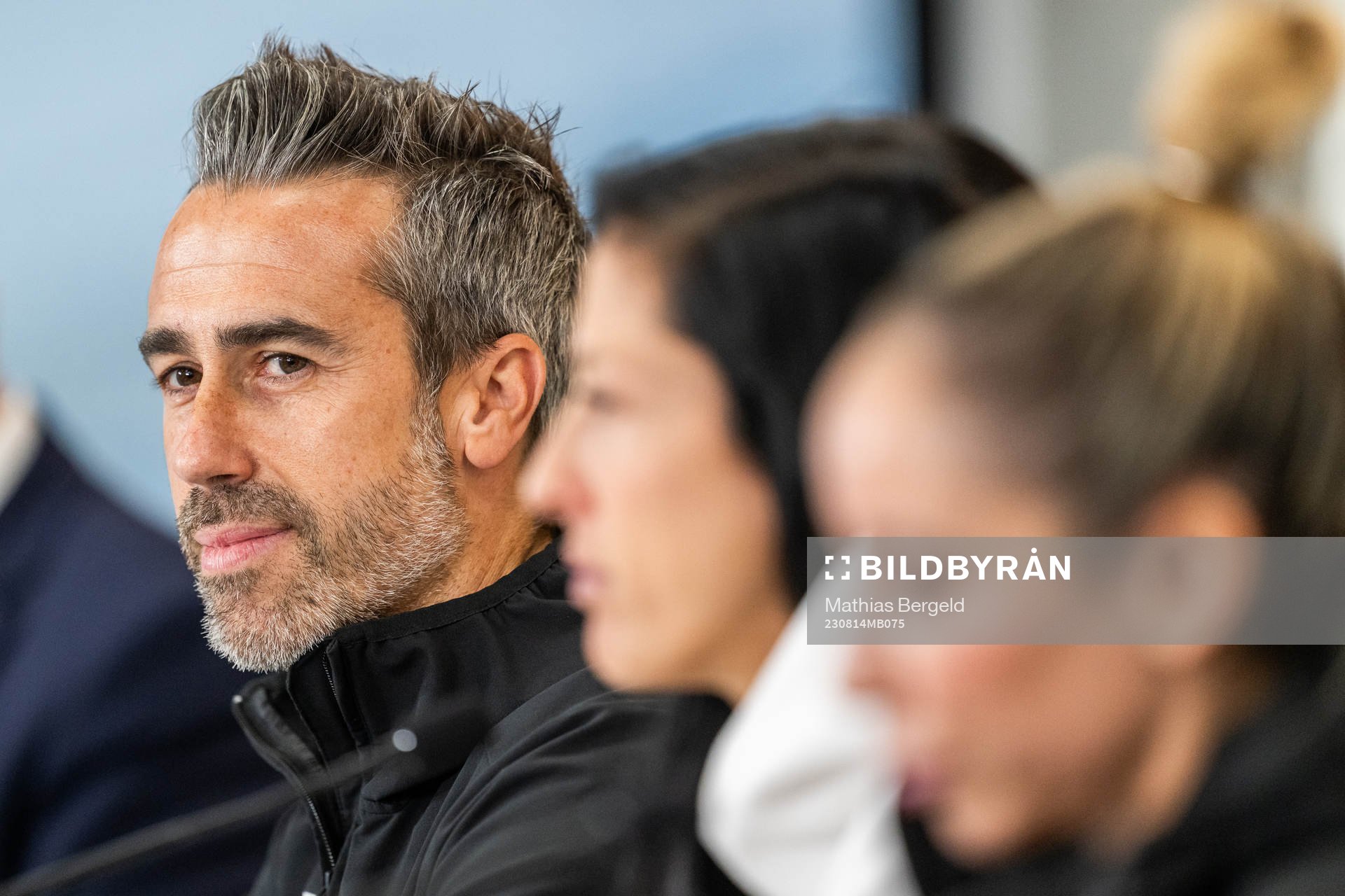 Head coach Jorge Vilda and Jennifer Hermoso of the Spanish