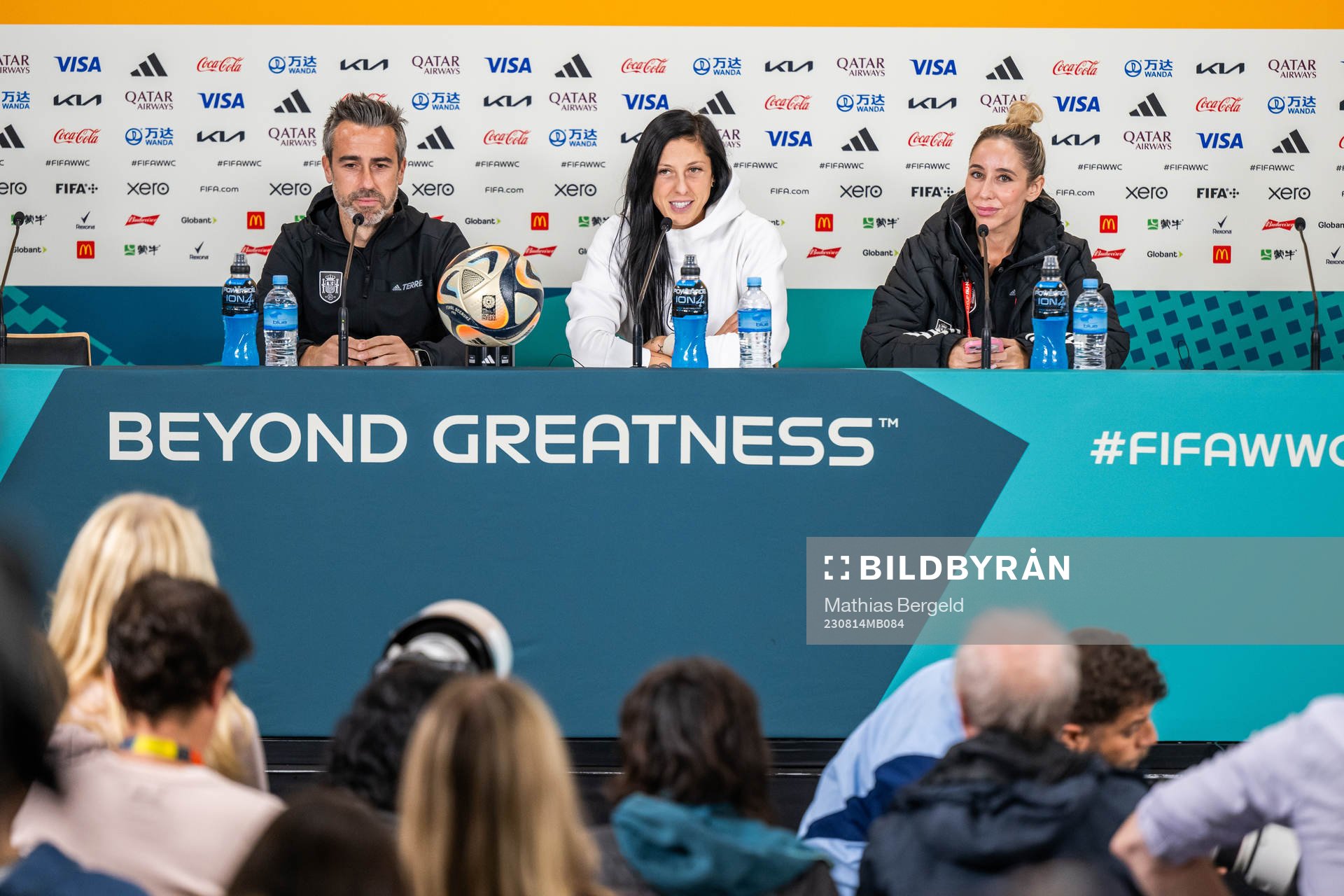 Head coach Jorge Vilda and Jennifer Hermoso of the Spanish