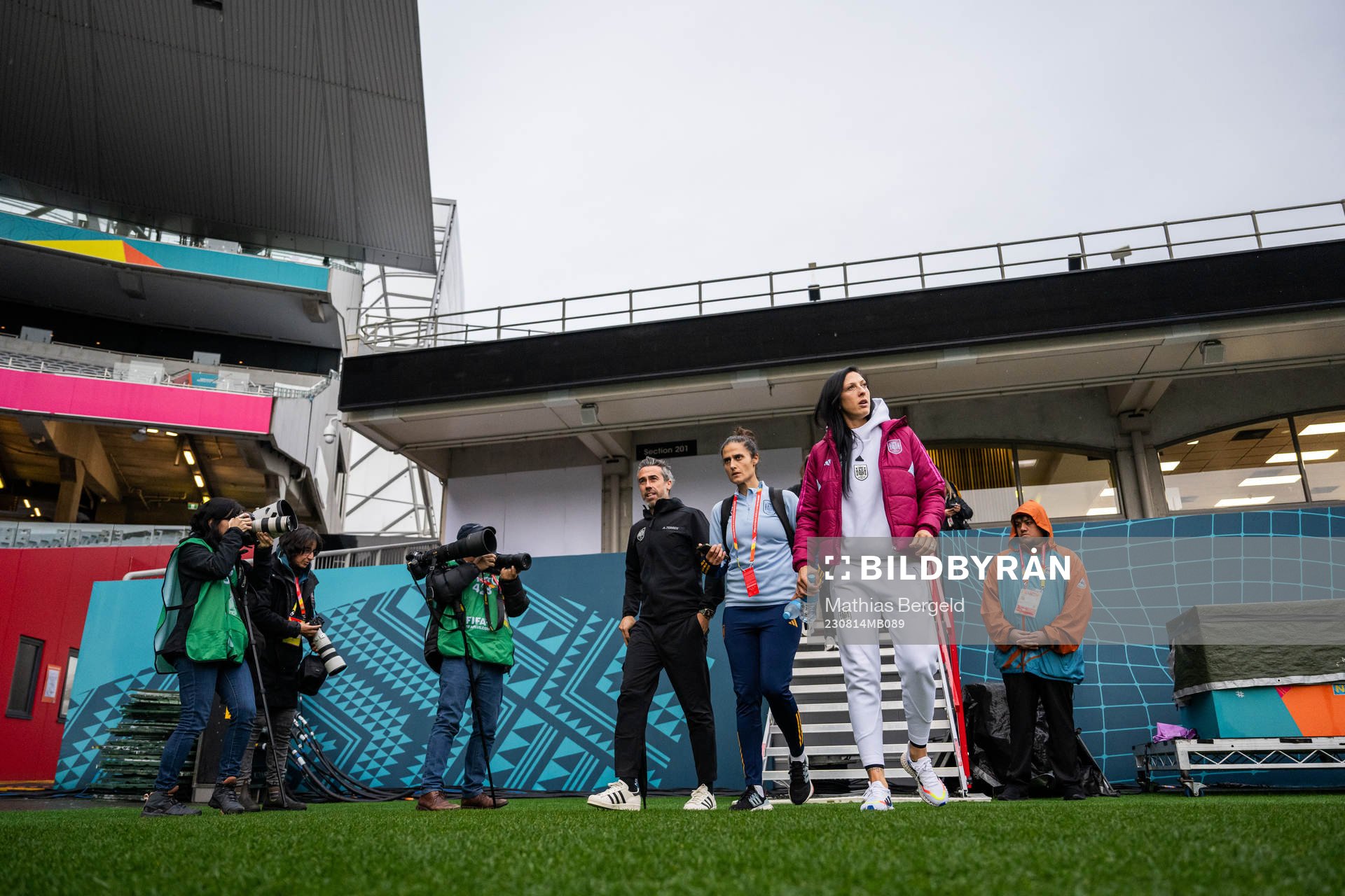 Head coach Jorge Vilda and Jennifer Hermoso of the Spanish