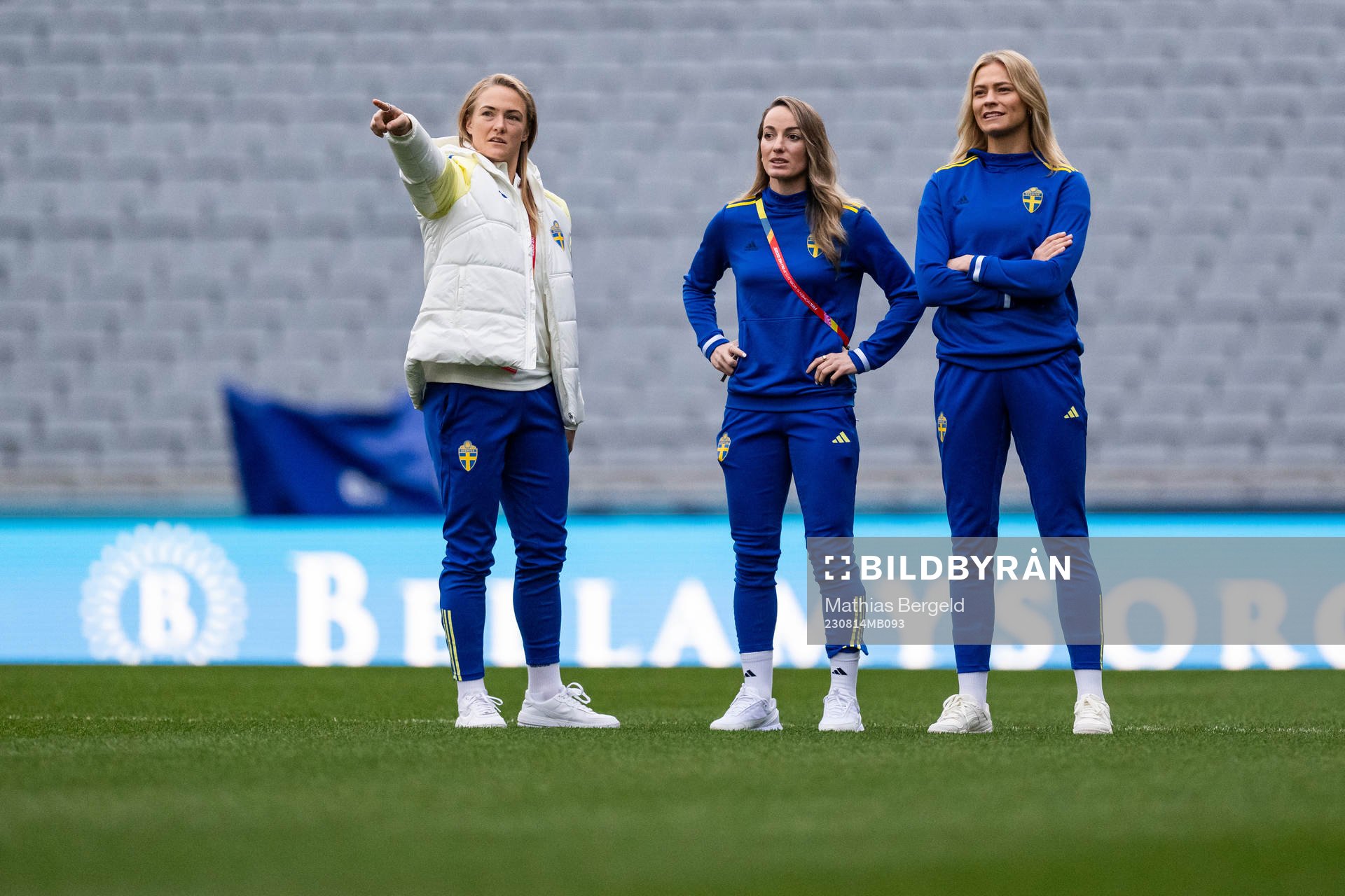 Magdalena Eriksson, Kosovare Asllani and Fridolina Rolfö