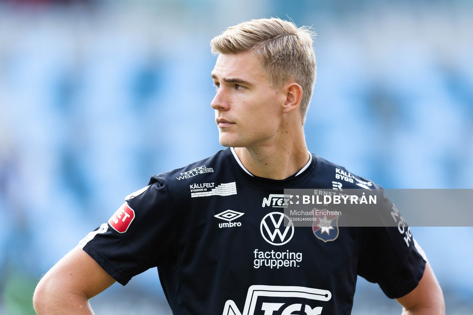 Örgrytes målvakt Mathias Nilsson på line up innan