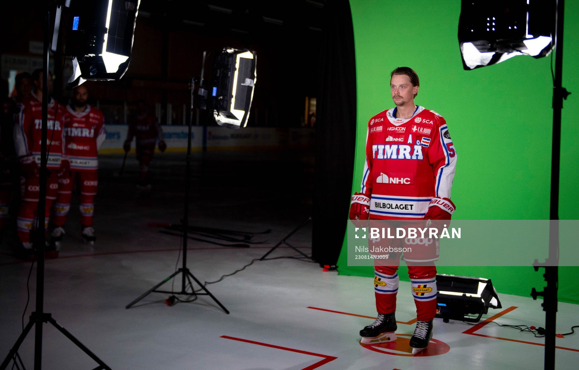 Timrås Jonathan Dahlén filmas mot en green screen