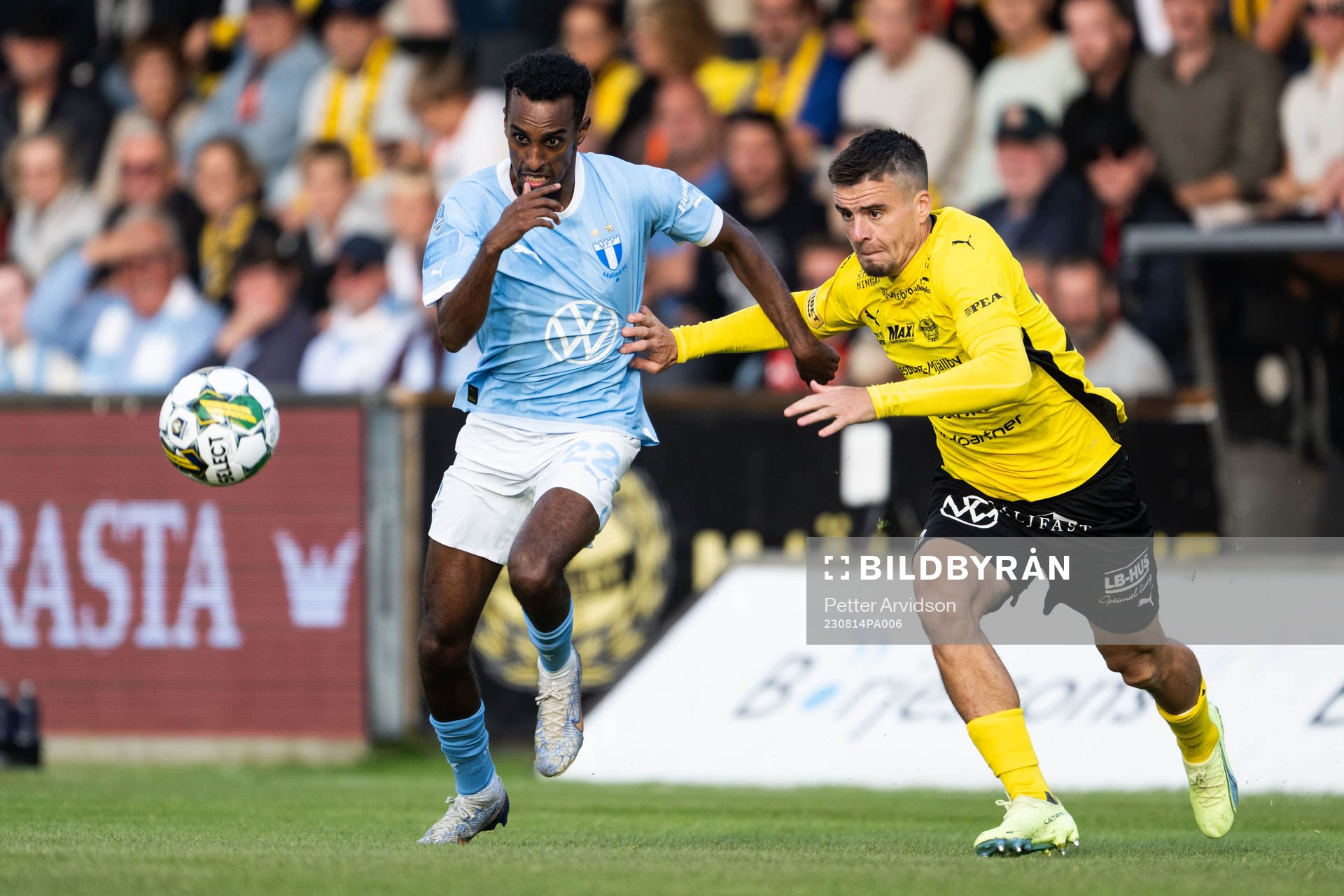 Malmö FFs Taha Ali och Mjällbys Jesper Gustavsson