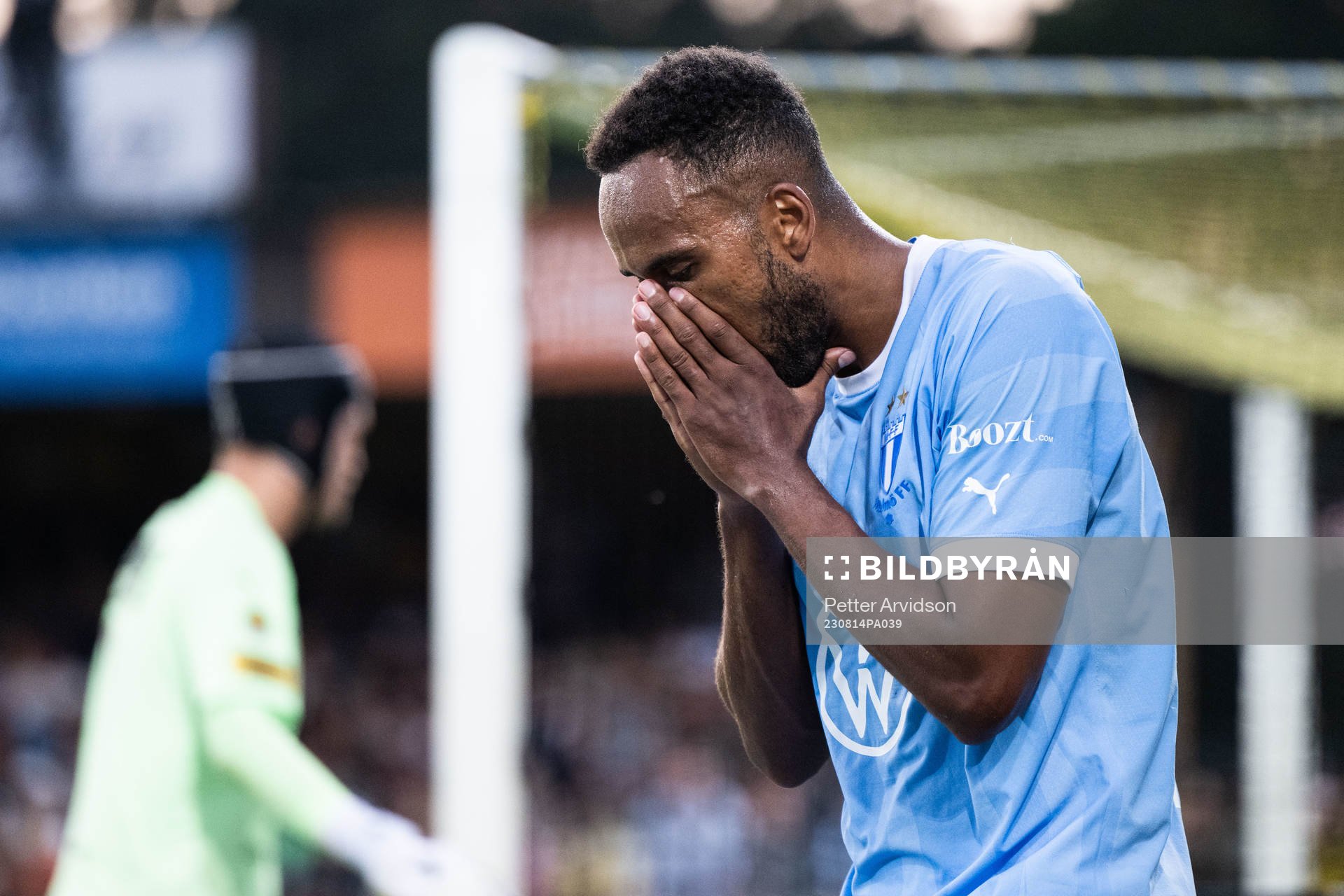 Malmö FFs Isaac Kiese Thelin deppar