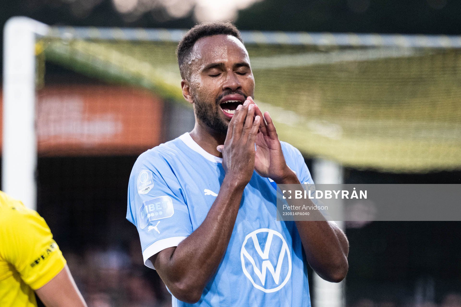 Malmö FFs Isaac Kiese Thelin deppar
