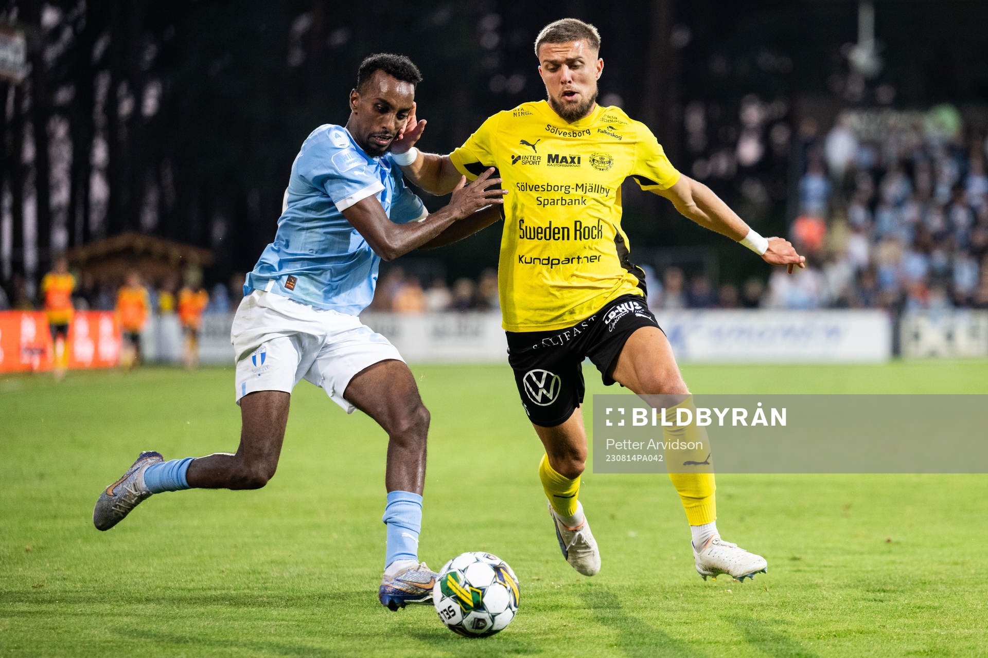 Malmö FFs Taha Ali och Mjällbys Ivan Kricak
