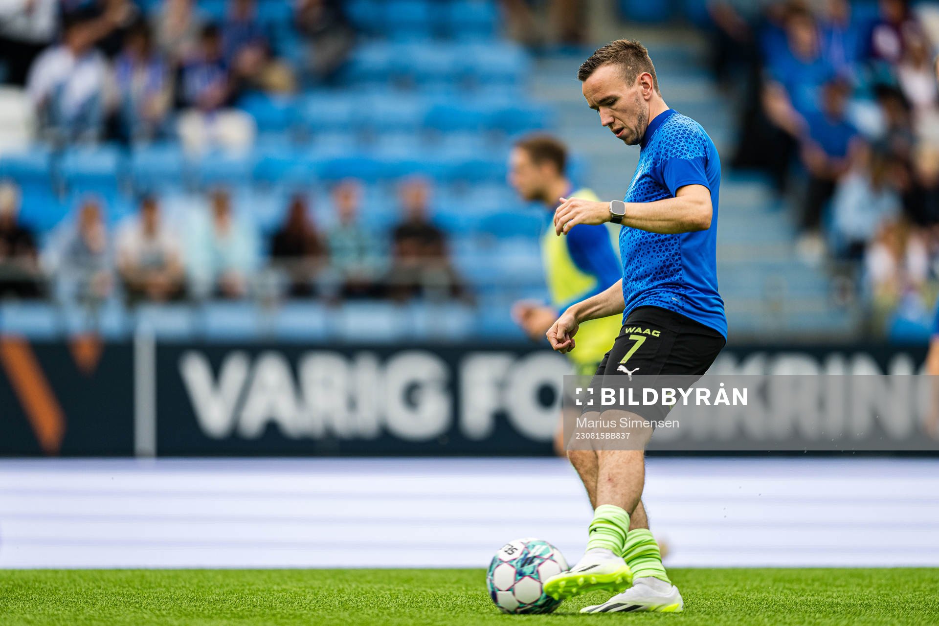 Arni Frederiksberg of Klaksvik warms up