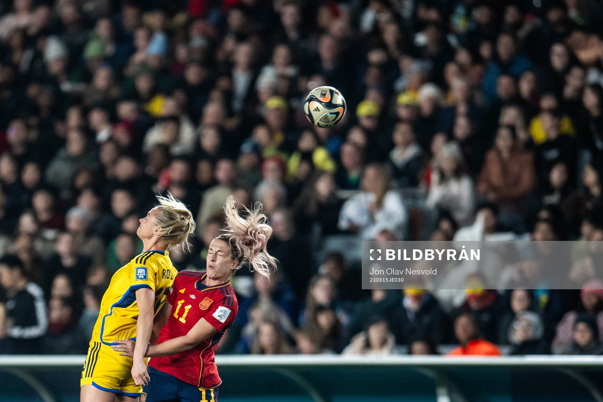 Fridolina Rolfö of Sweden and Alexia Putellas of Spain