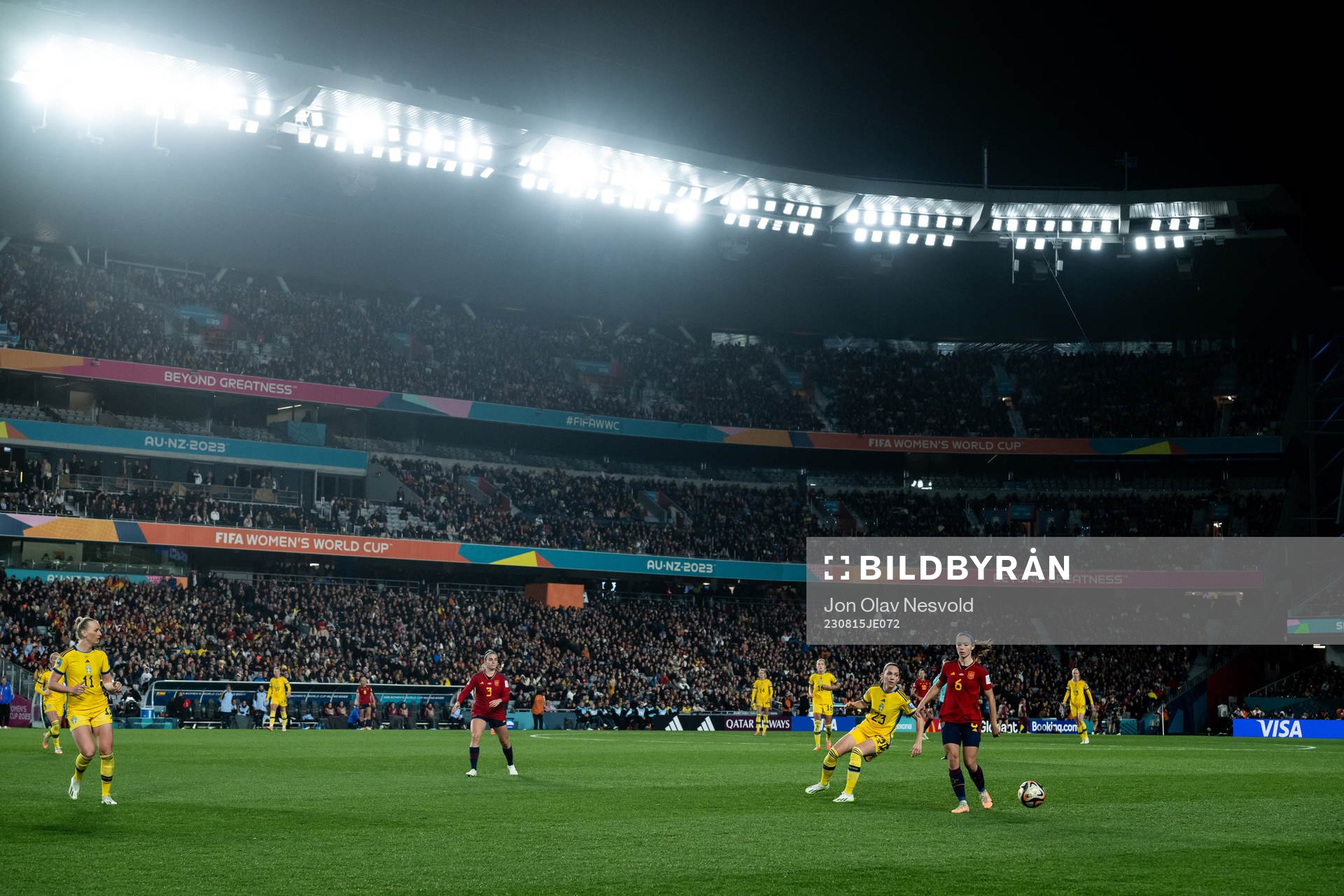 Elin Rubensson of Sweden and Aitana Bonmati of Spain
