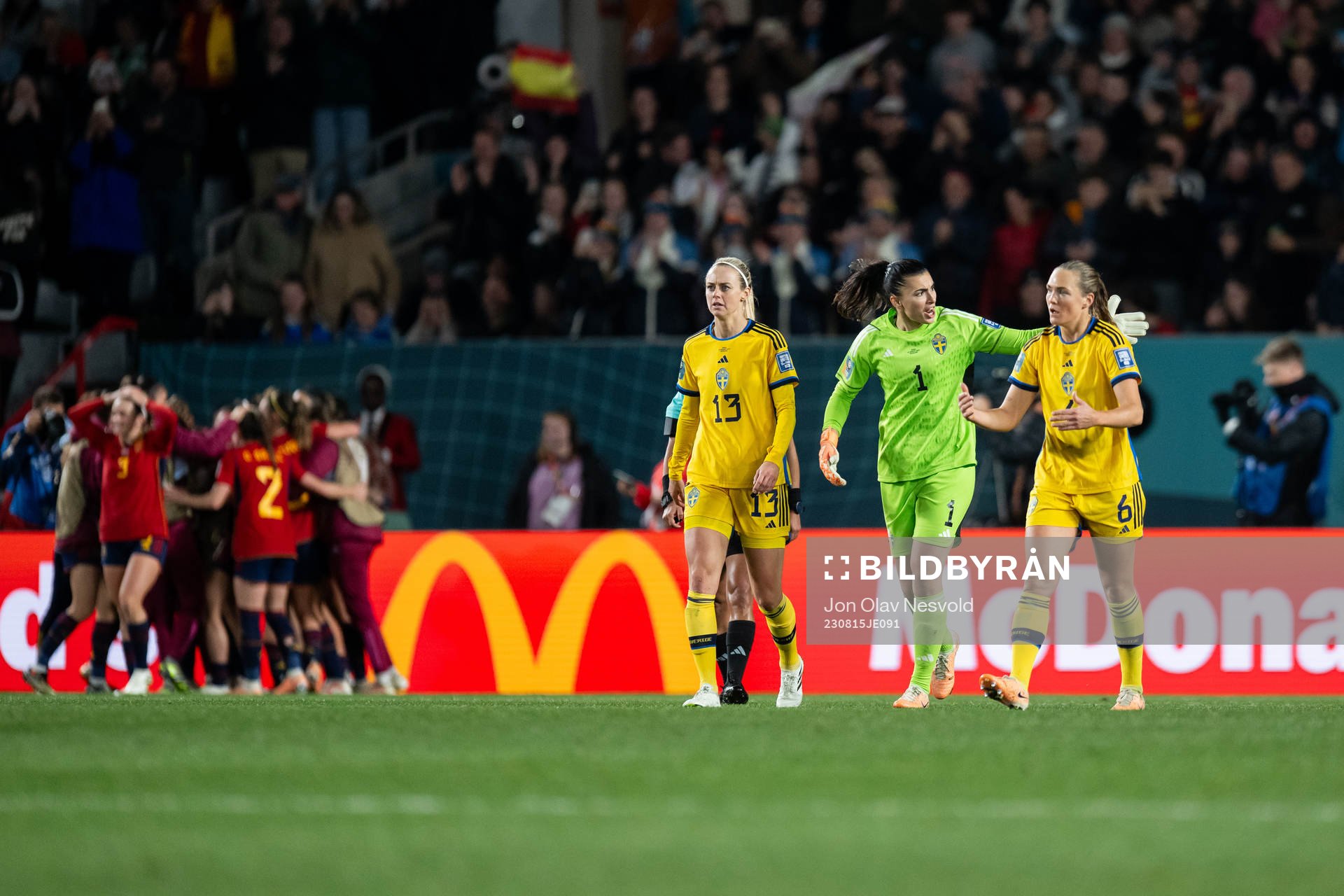 Amanda Ilestedt, goalkeeper Zecira Musovic and Magdalena