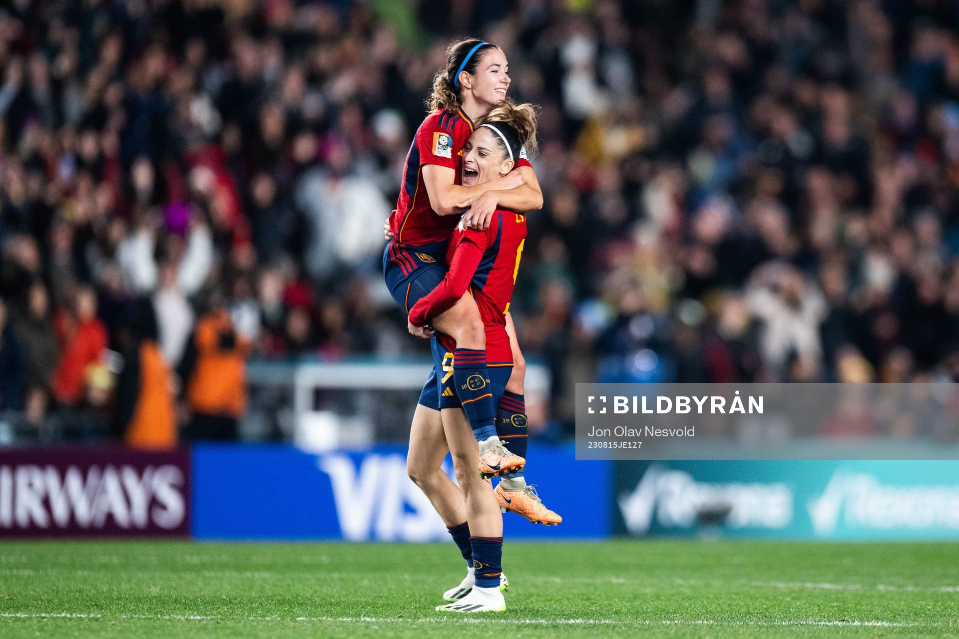 Aitana Bonmati and Esther Gonzalez of Spain celebrate